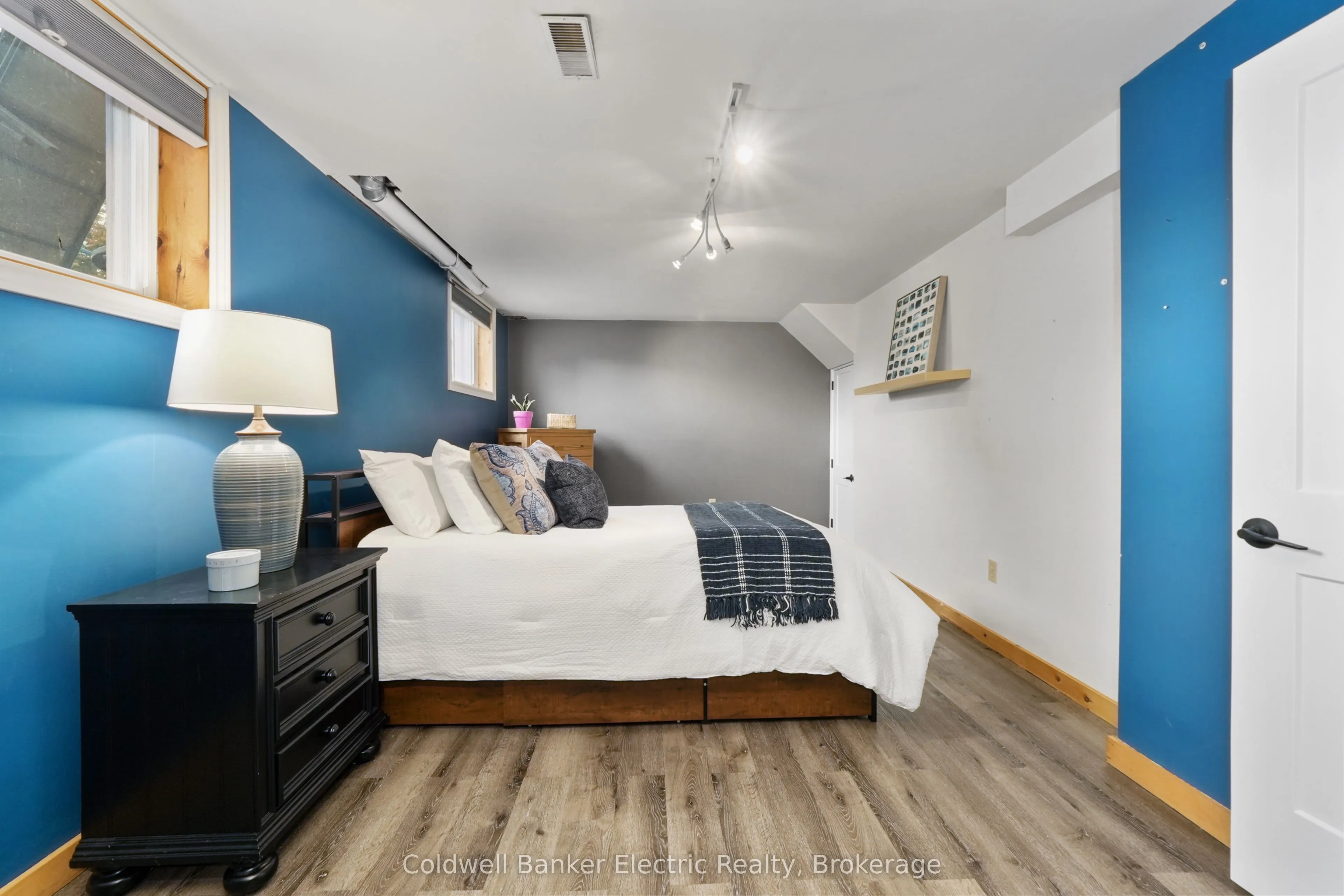 1305 Holden Road