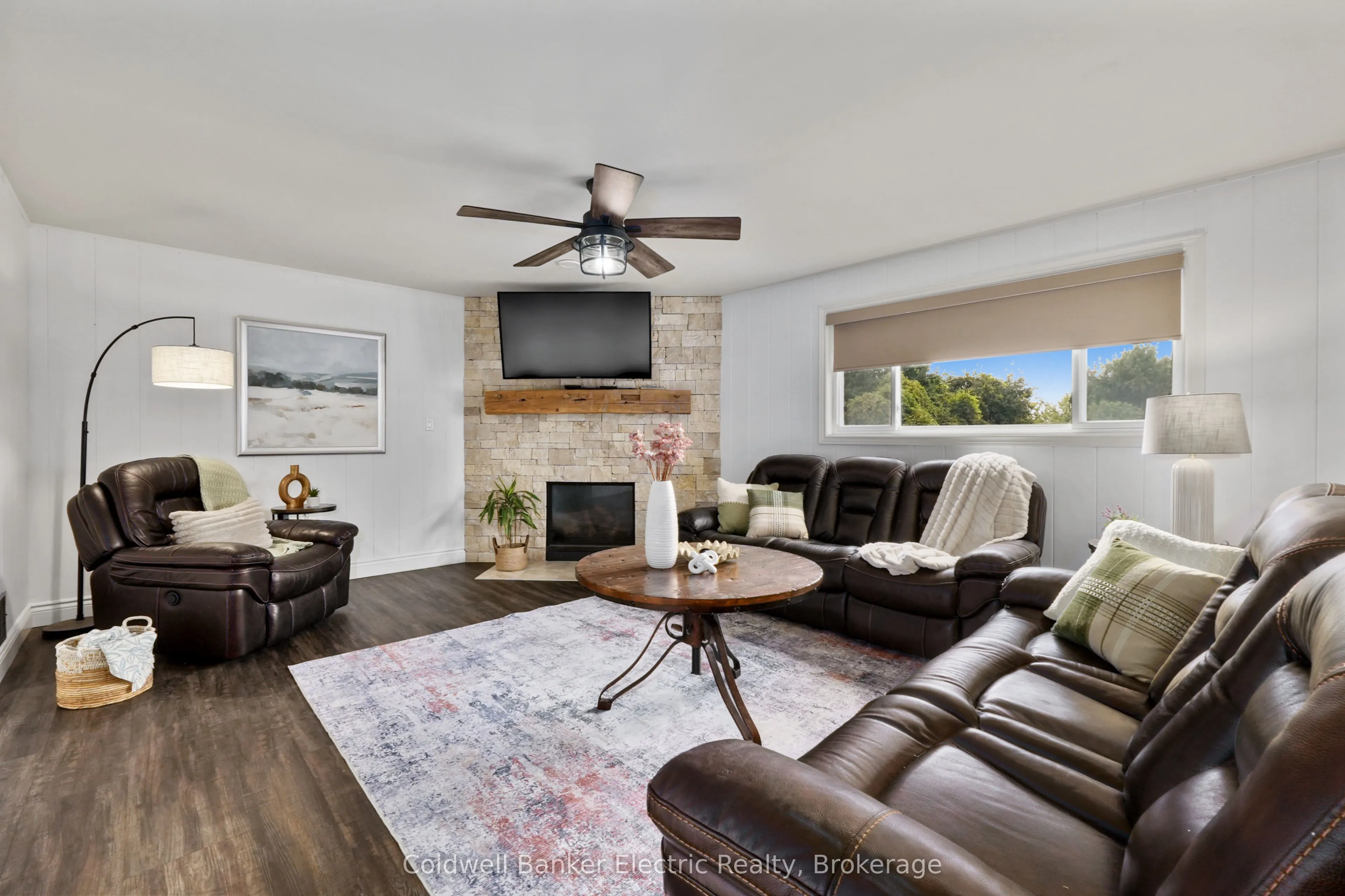 1305 Holden Road