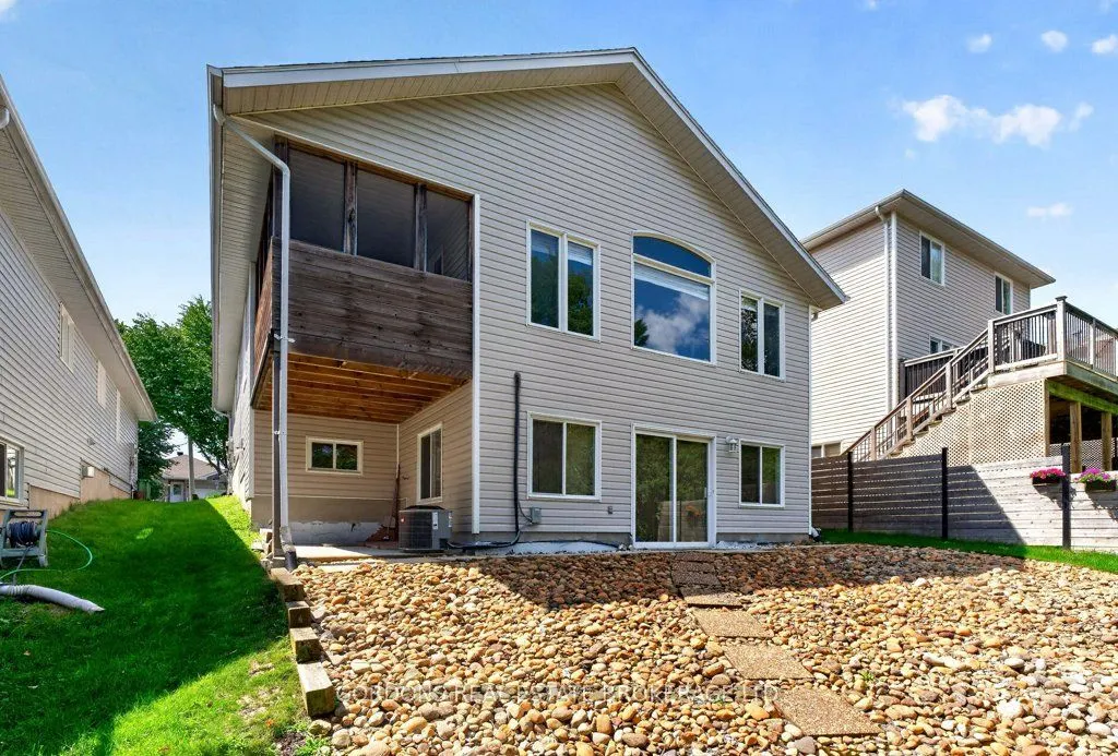 633 Melrose Street