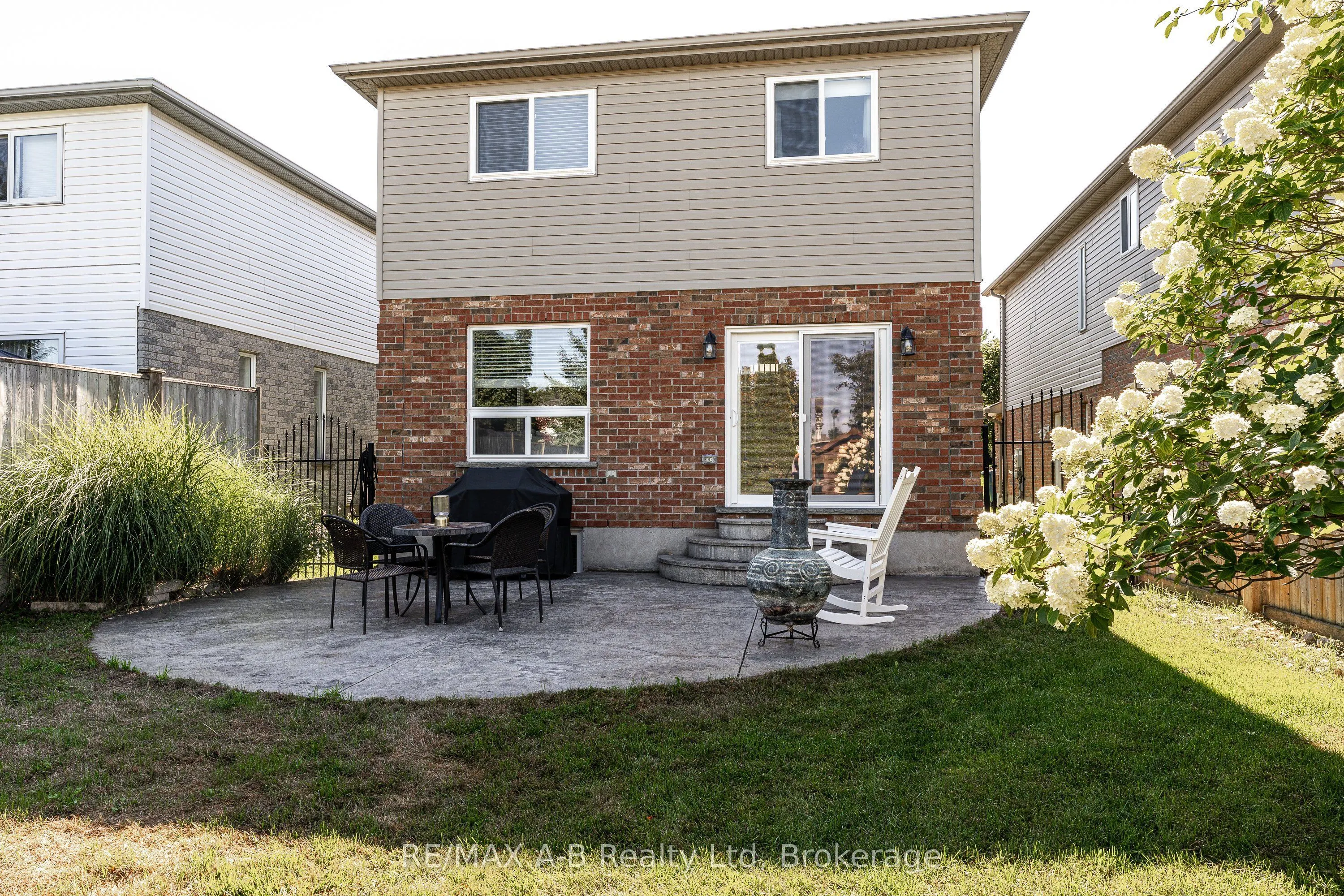 10 Buckingham Drive