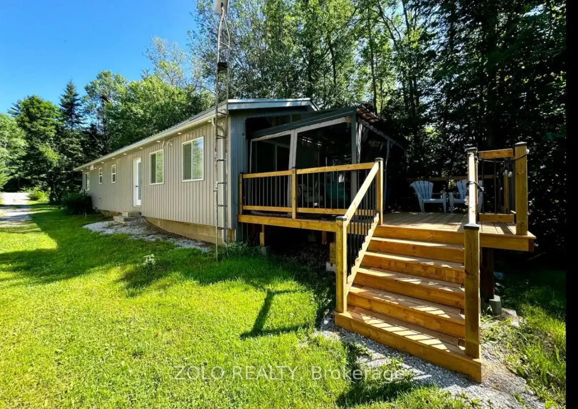 886 Monck Road