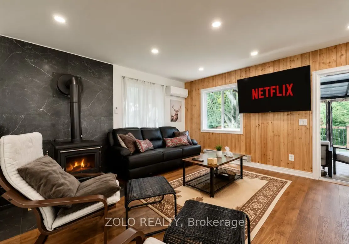 886 Monck Road