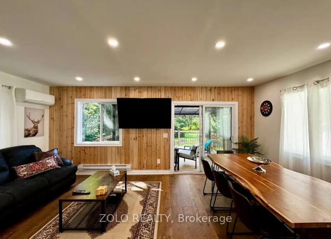 886 Monck Road