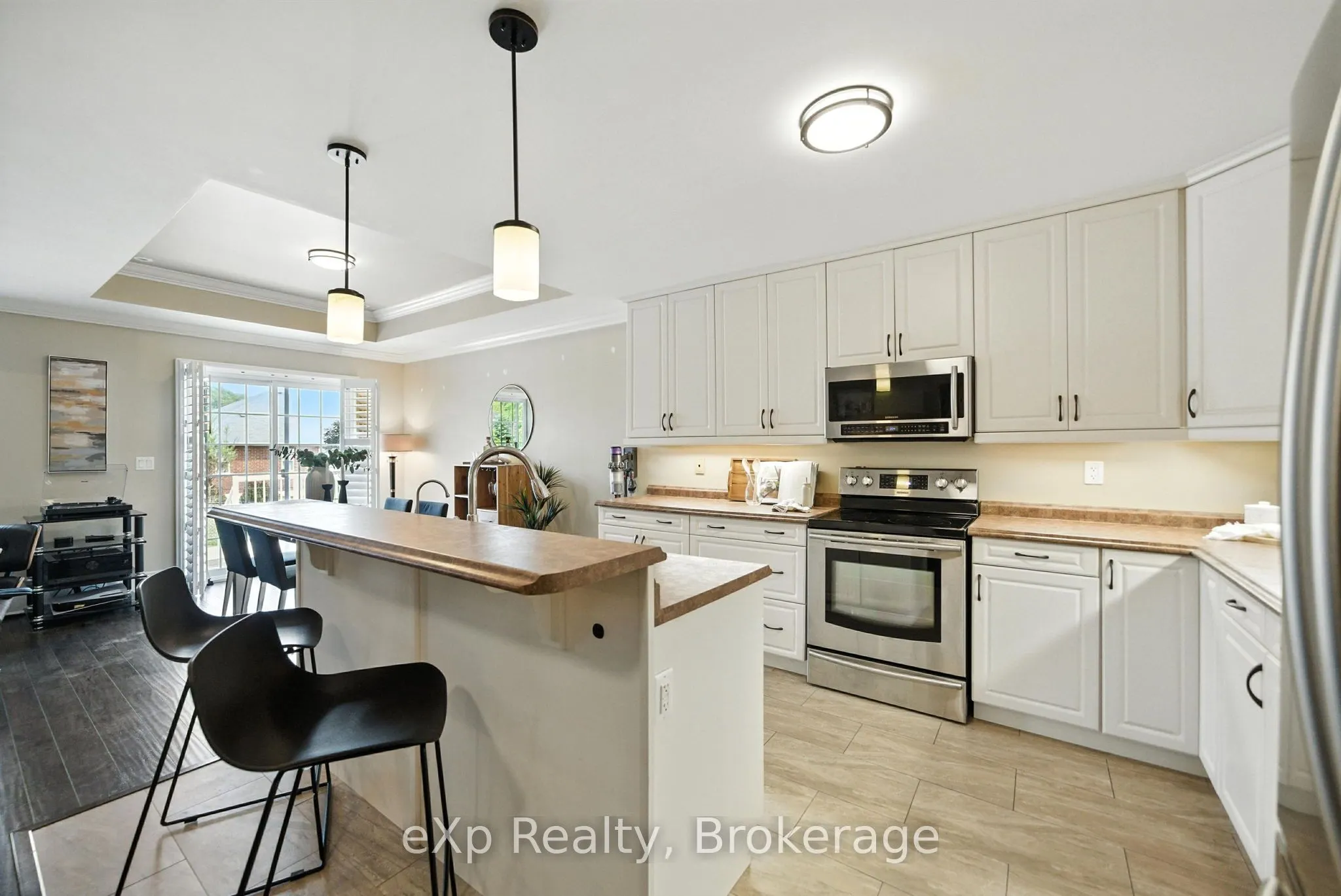 6 Cortland Way