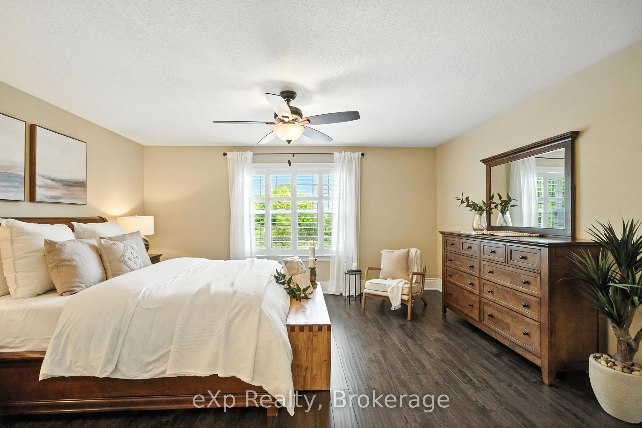 6 Cortland Way