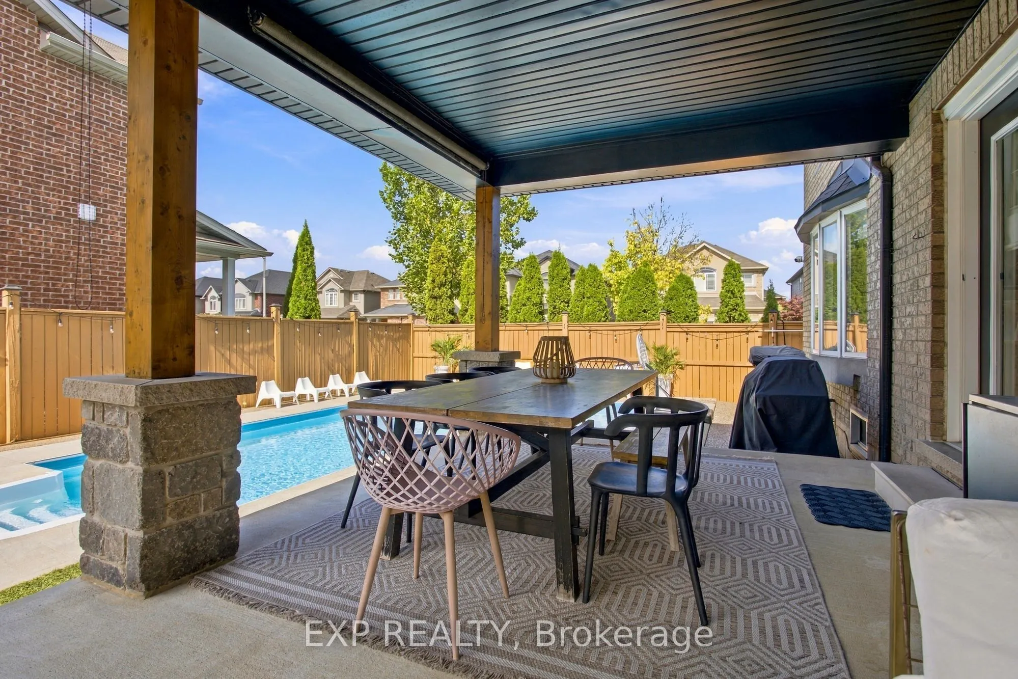 253 Upper Mount Albion Road