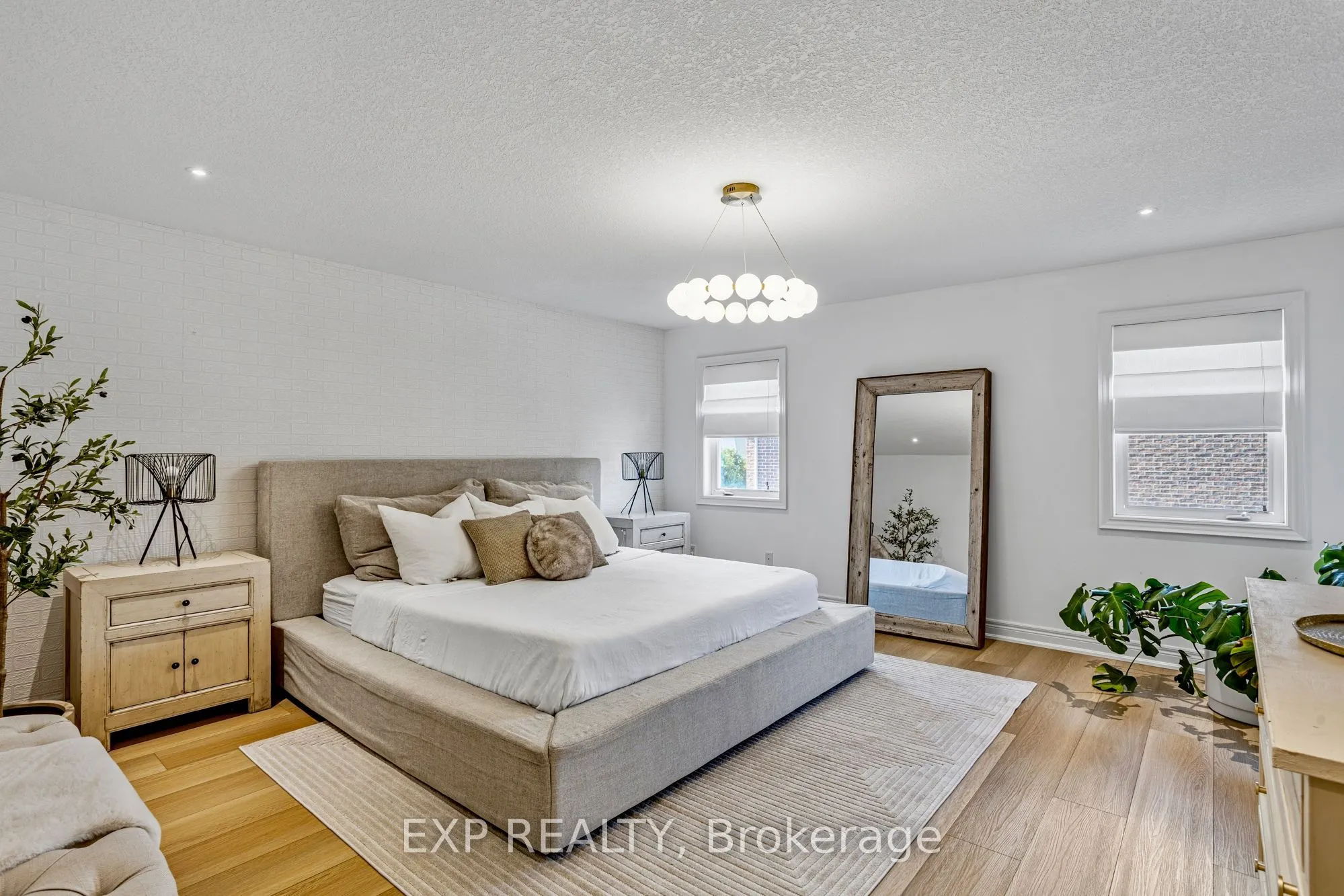 253 Upper Mount Albion Road