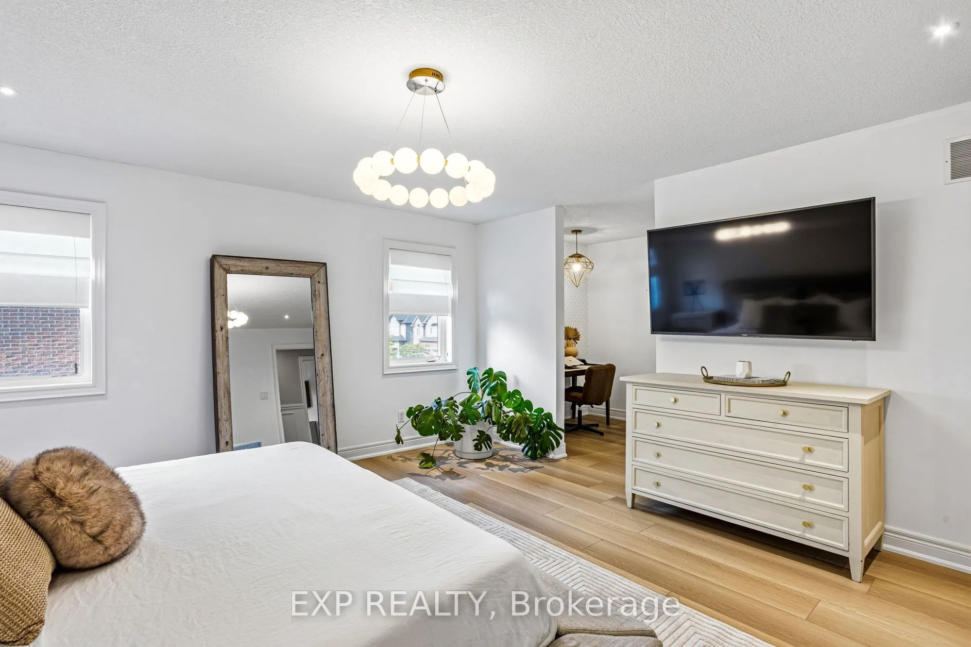 253 Upper Mount Albion Road