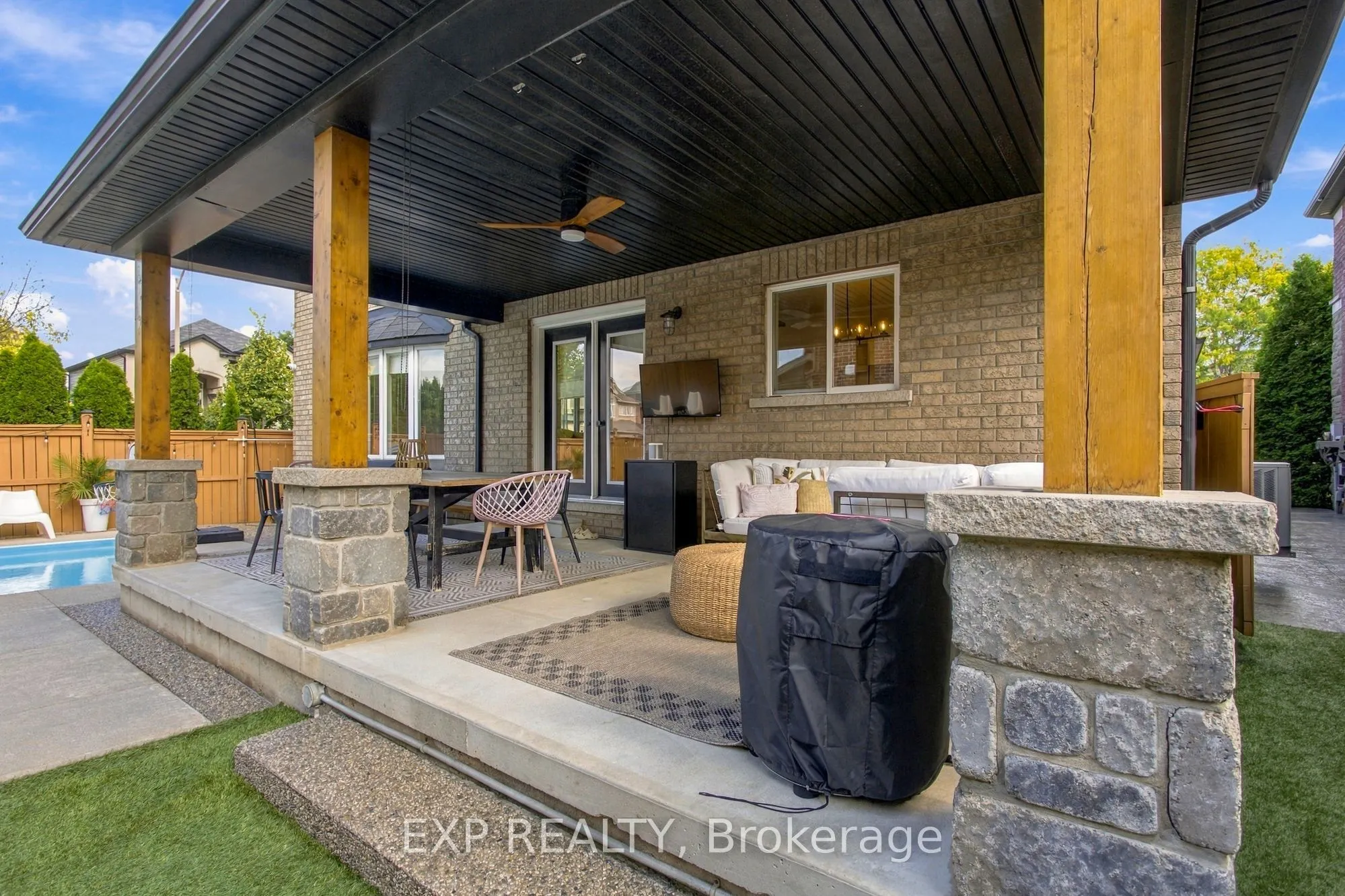 253 Upper Mount Albion Road