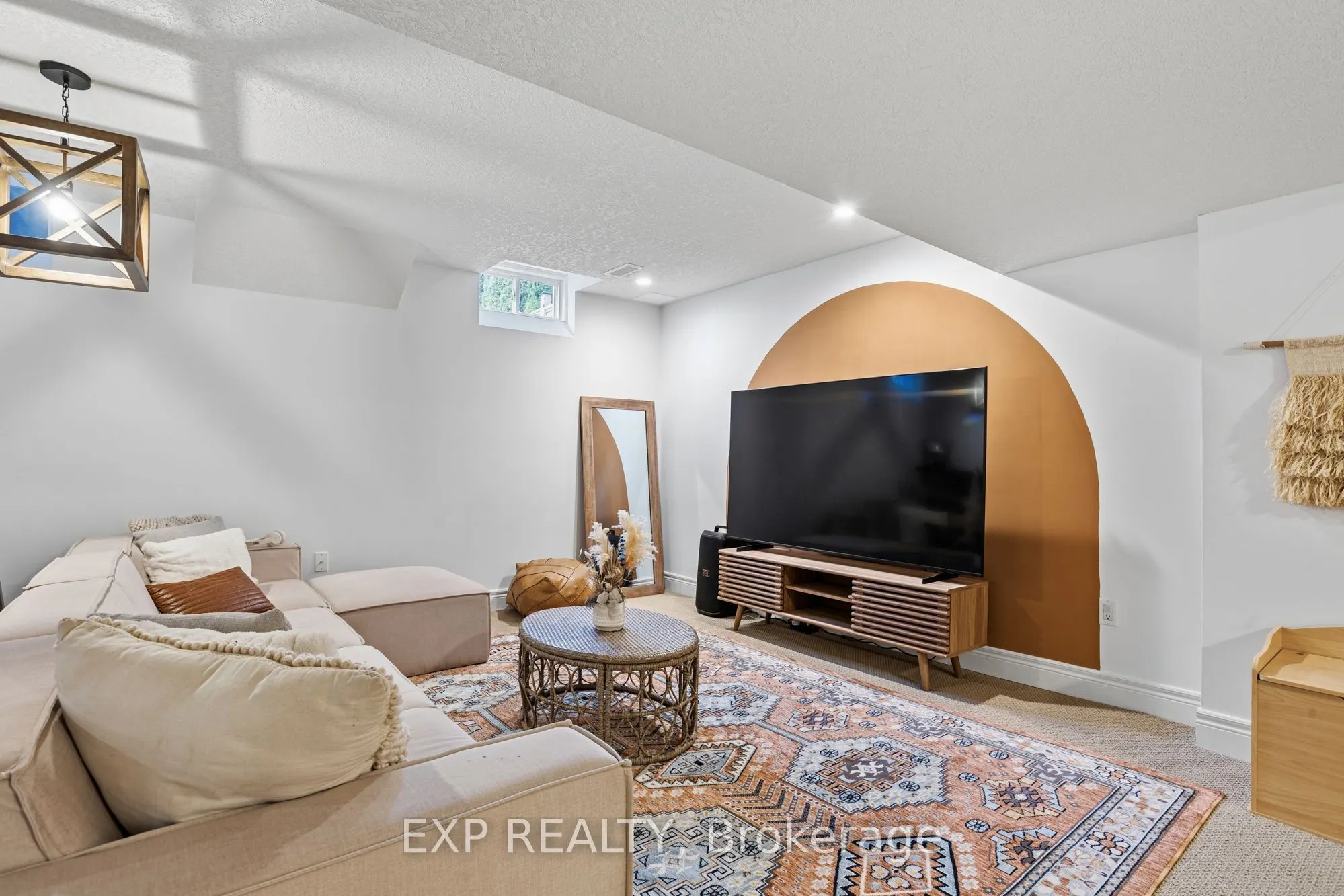253 Upper Mount Albion Road