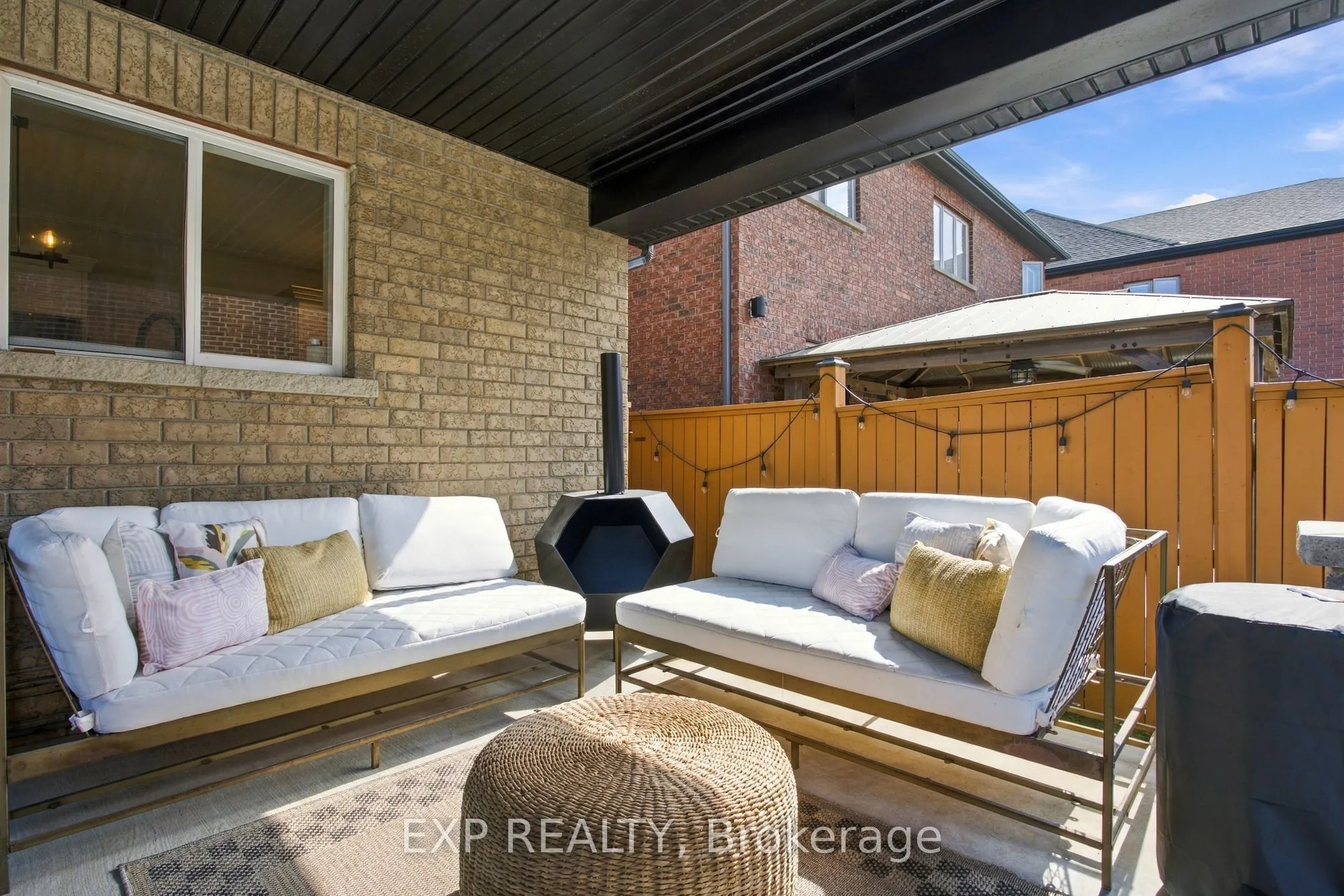 253 Upper Mount Albion Road