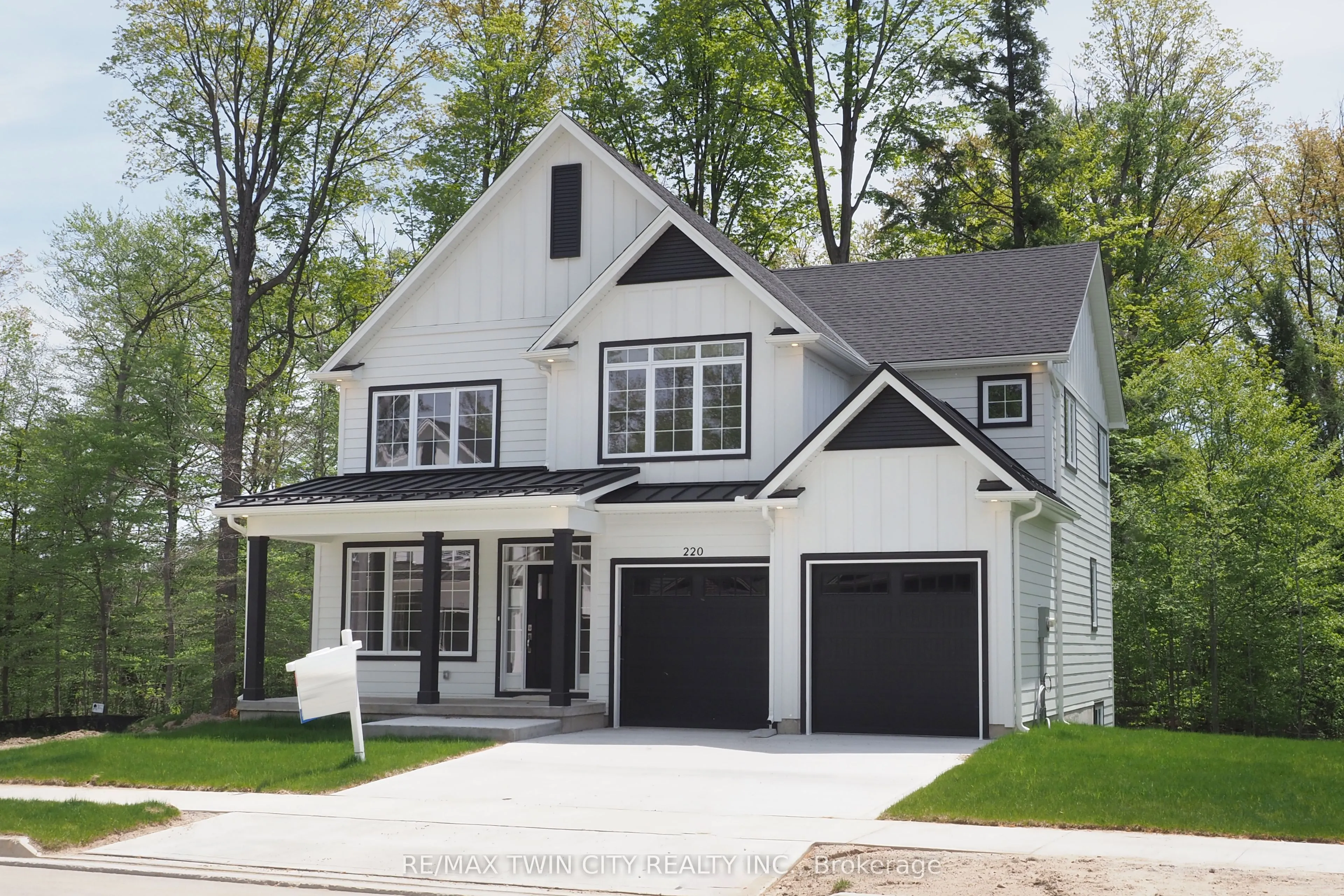 220 JEFFREY Place
