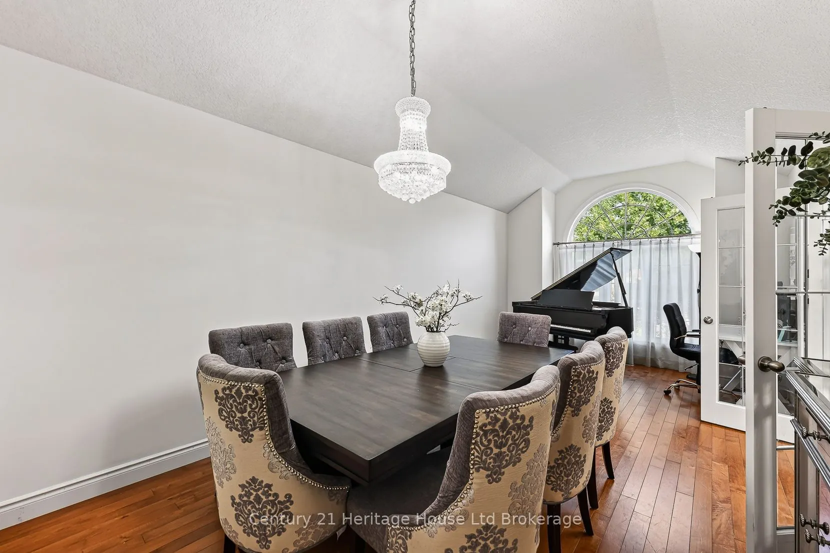 468 Lakeview Drive