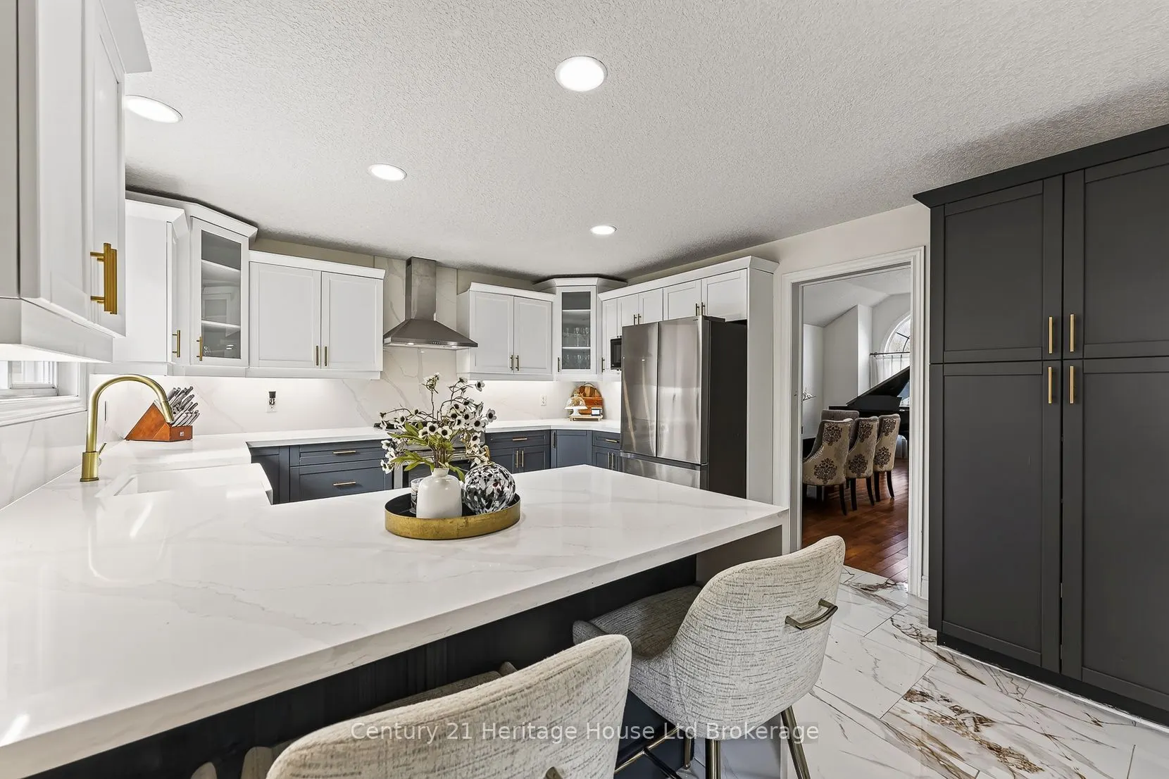 468 Lakeview Drive