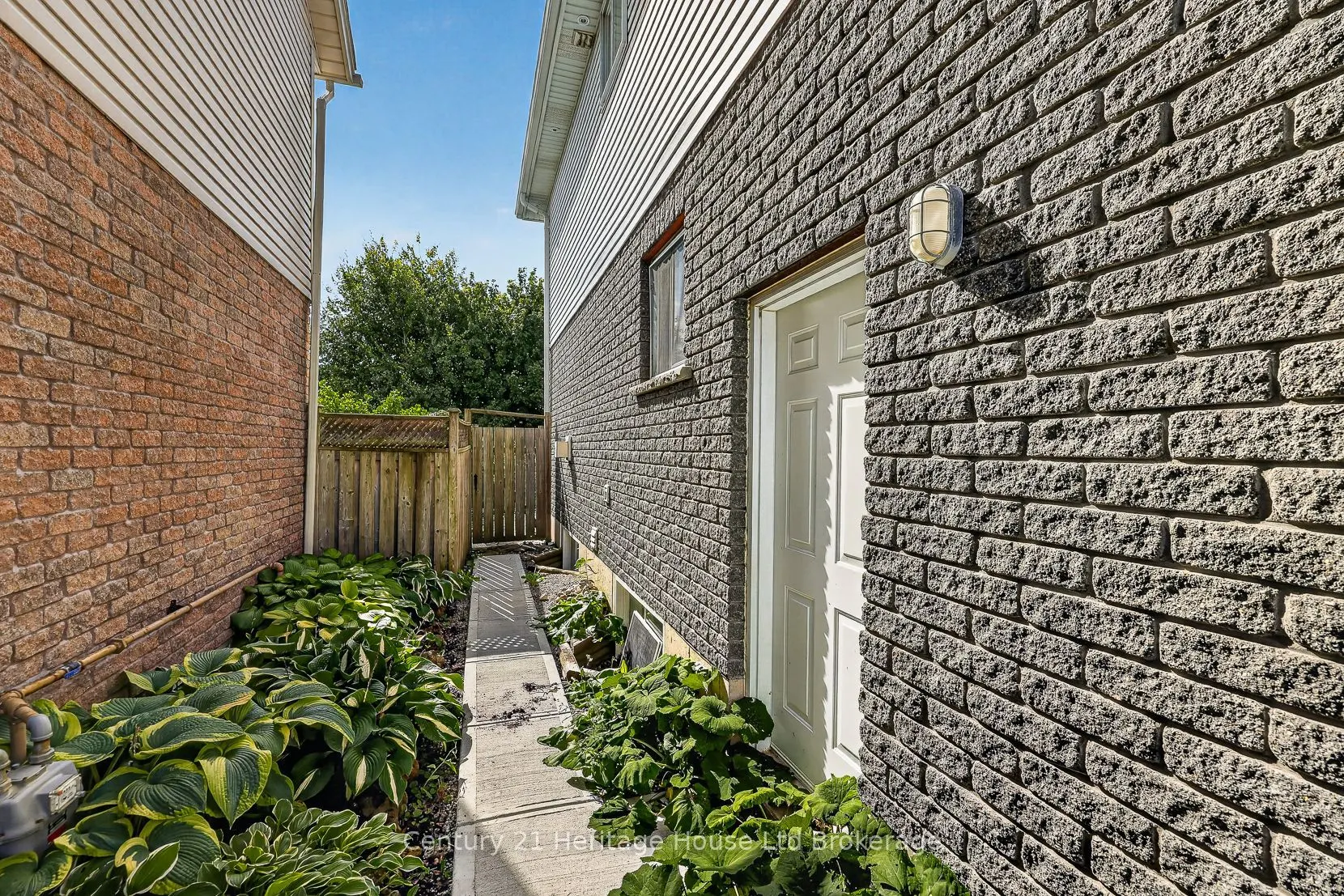 468 Lakeview Drive