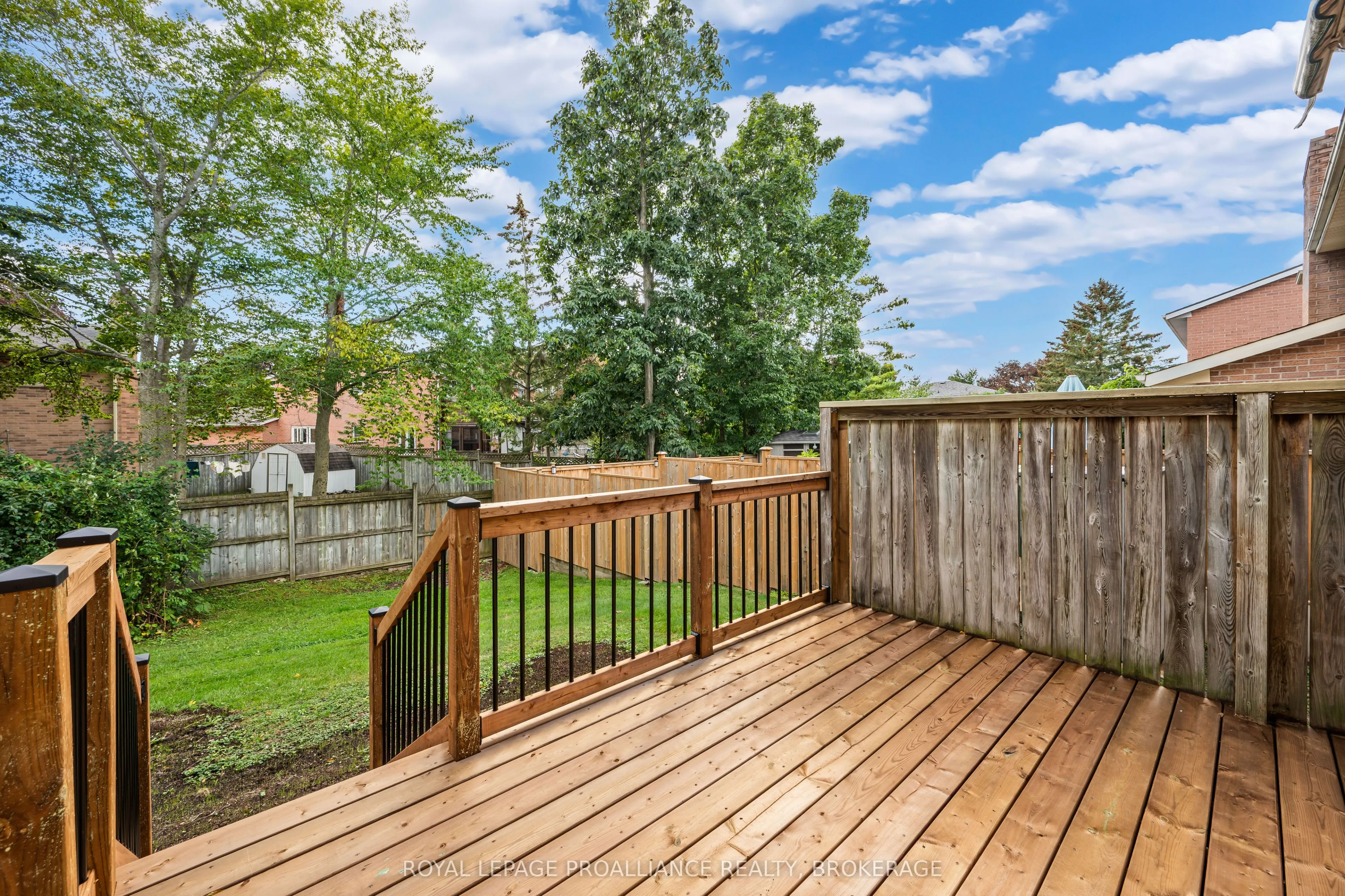 981 Edinborough Crescent