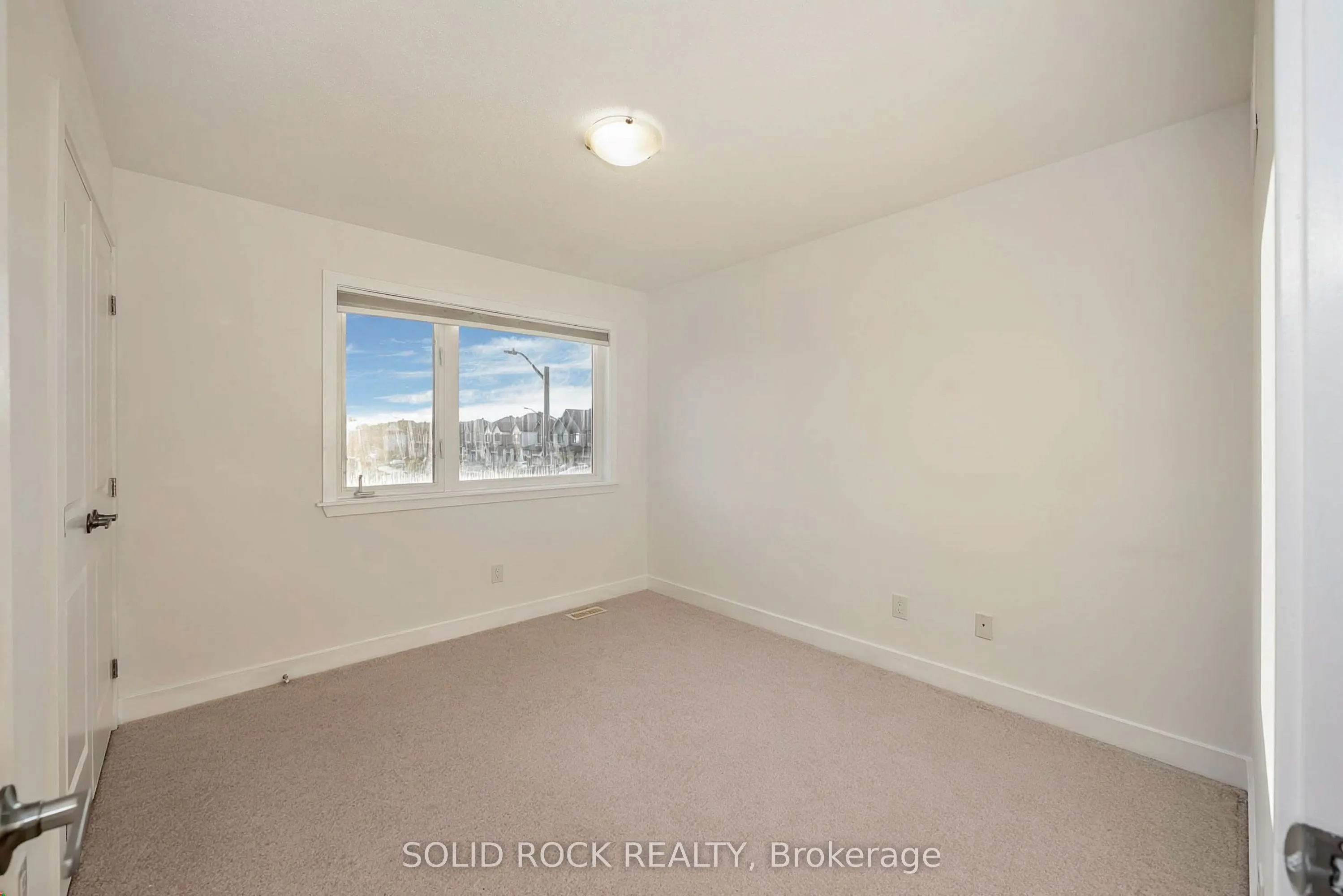 859 Solarium Avenue E