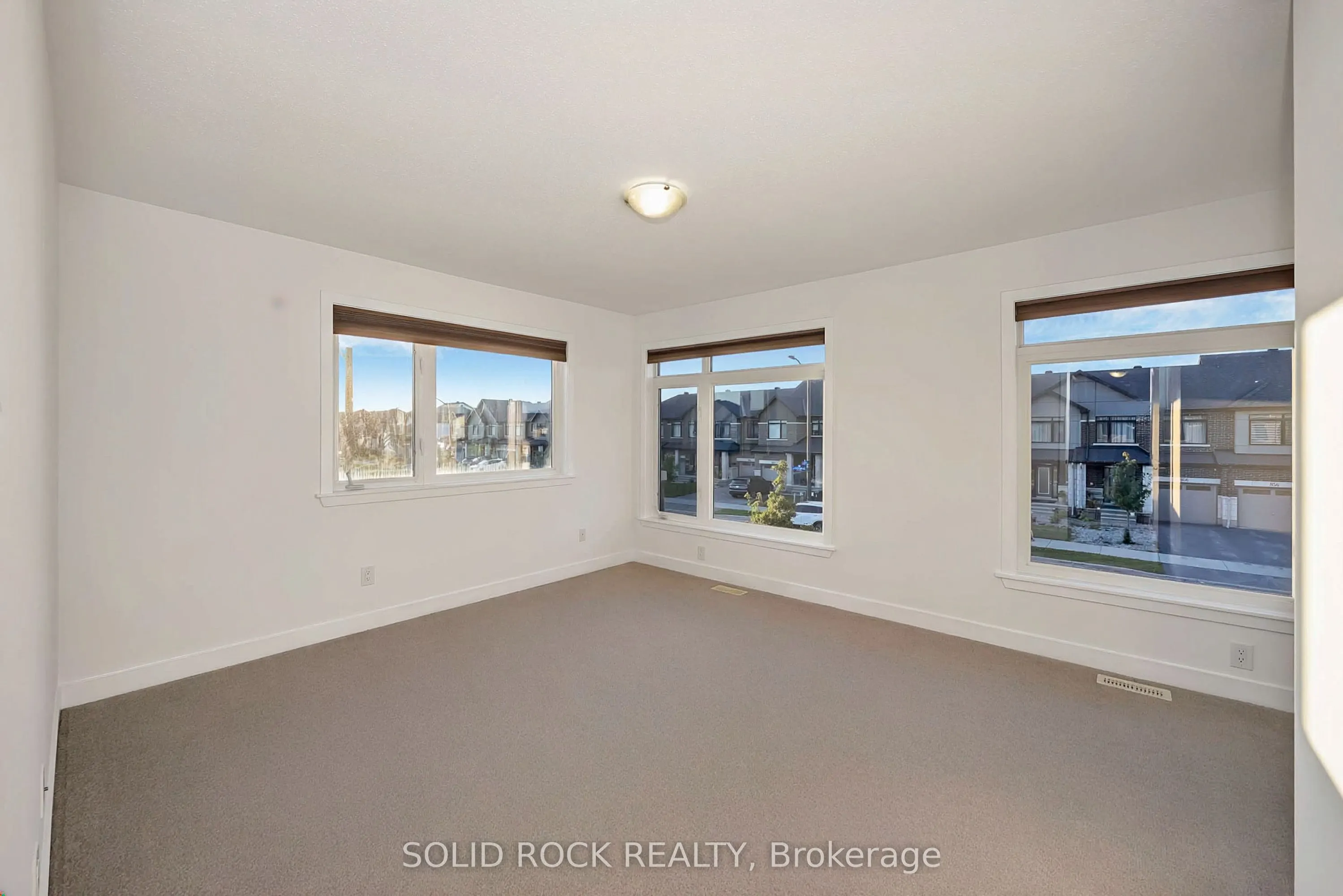 859 Solarium Avenue E