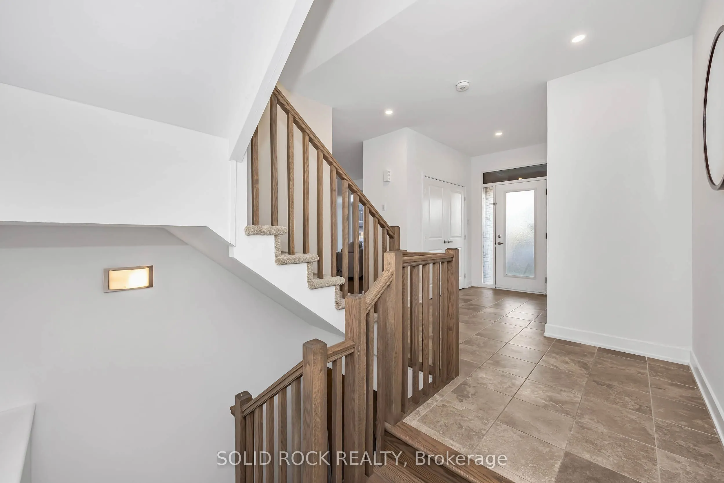 859 Solarium Avenue E