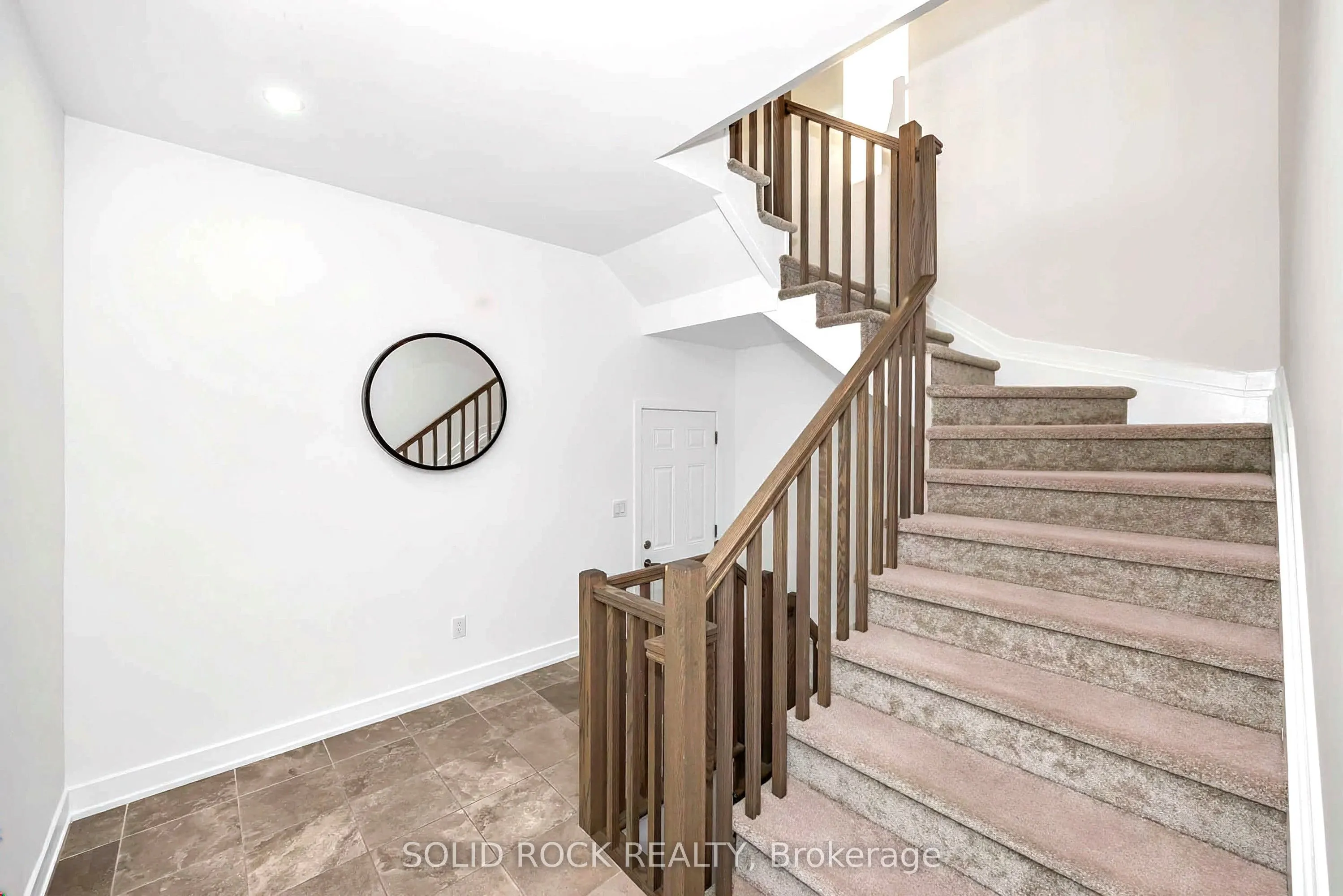 859 Solarium Avenue E