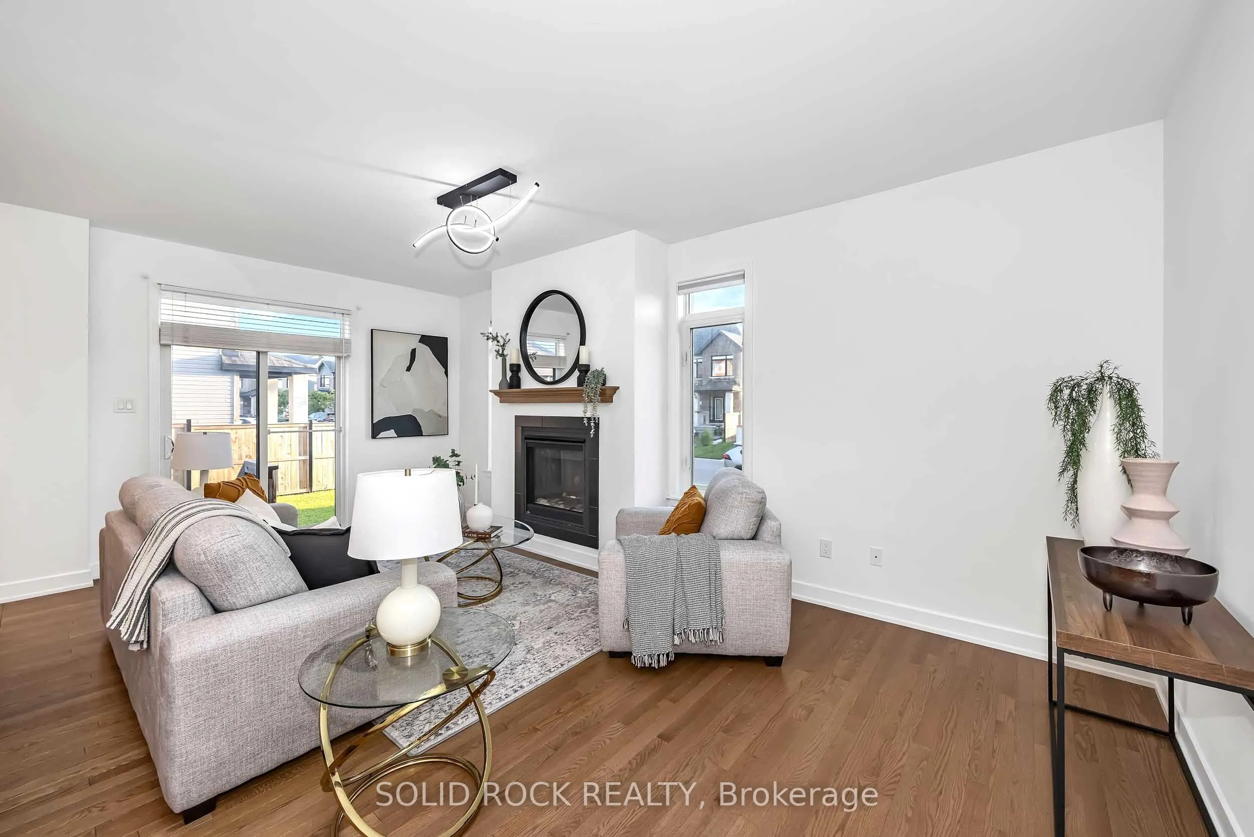 859 Solarium Avenue E