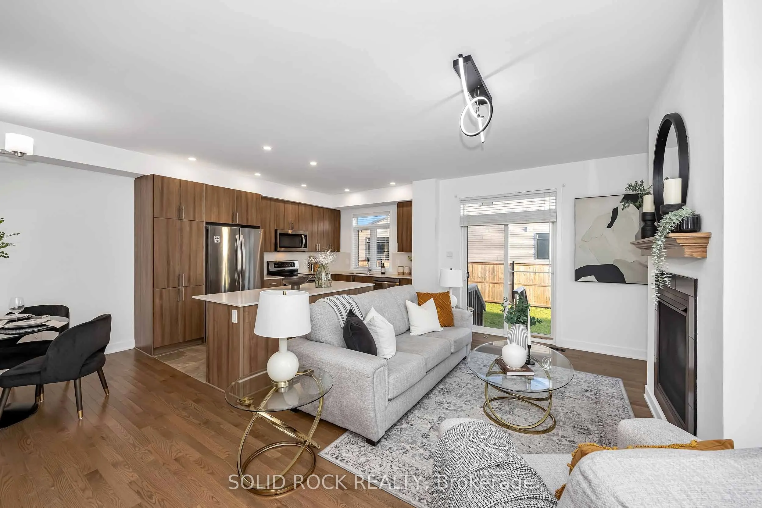 859 Solarium Avenue E