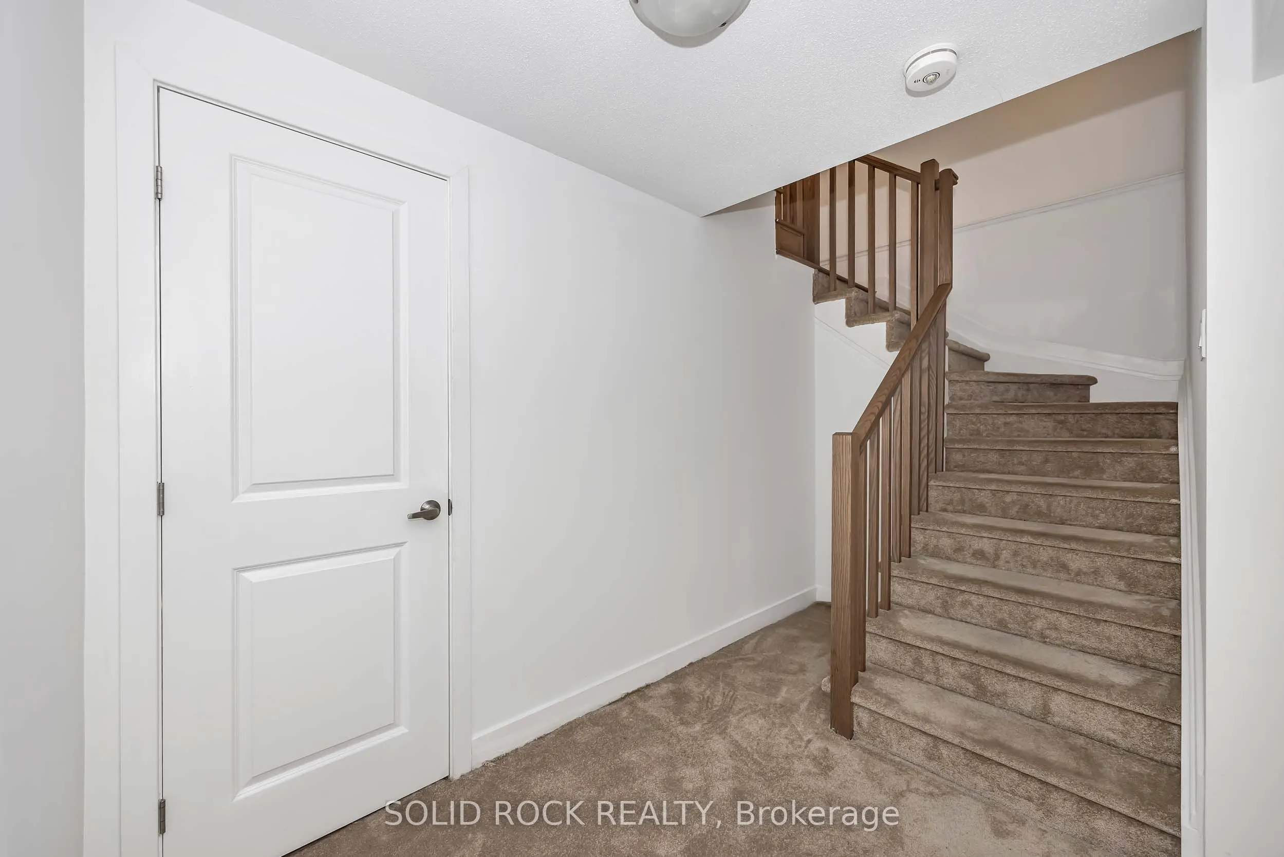859 Solarium Avenue E