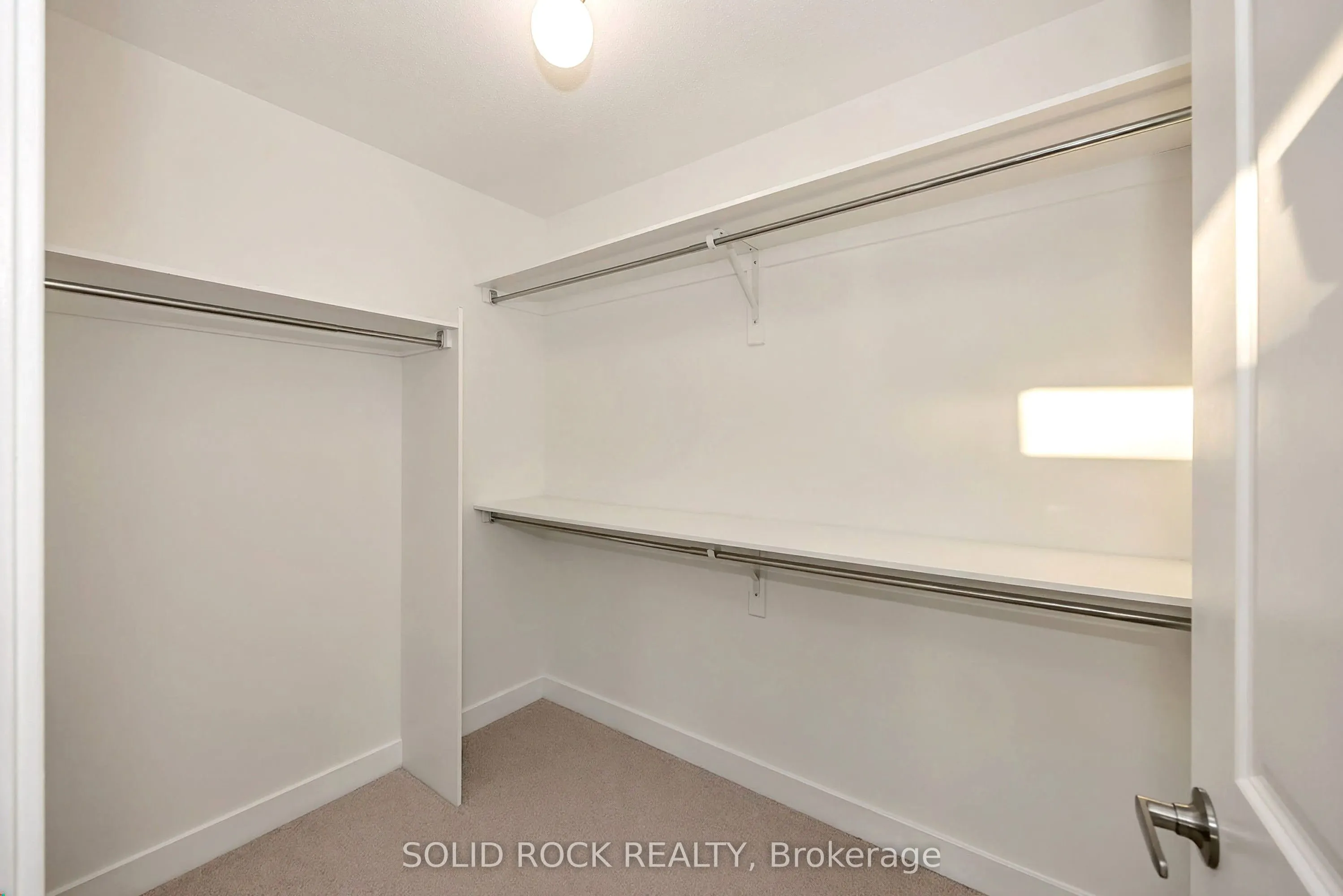 859 Solarium Avenue E