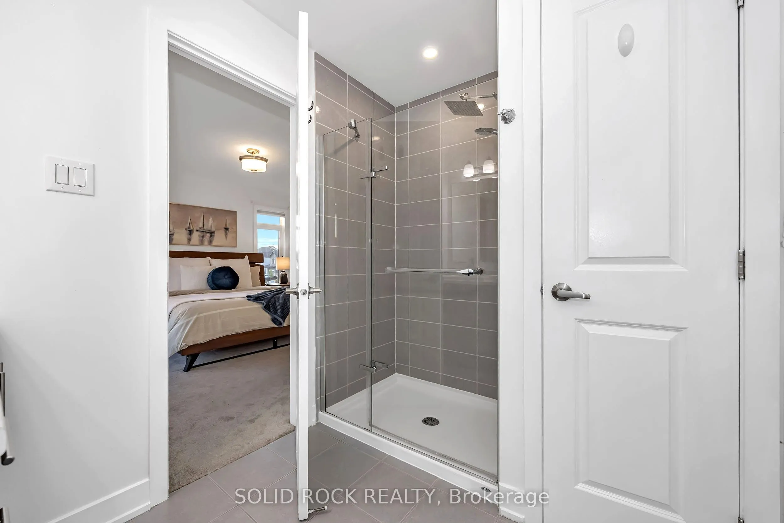 859 Solarium Avenue E