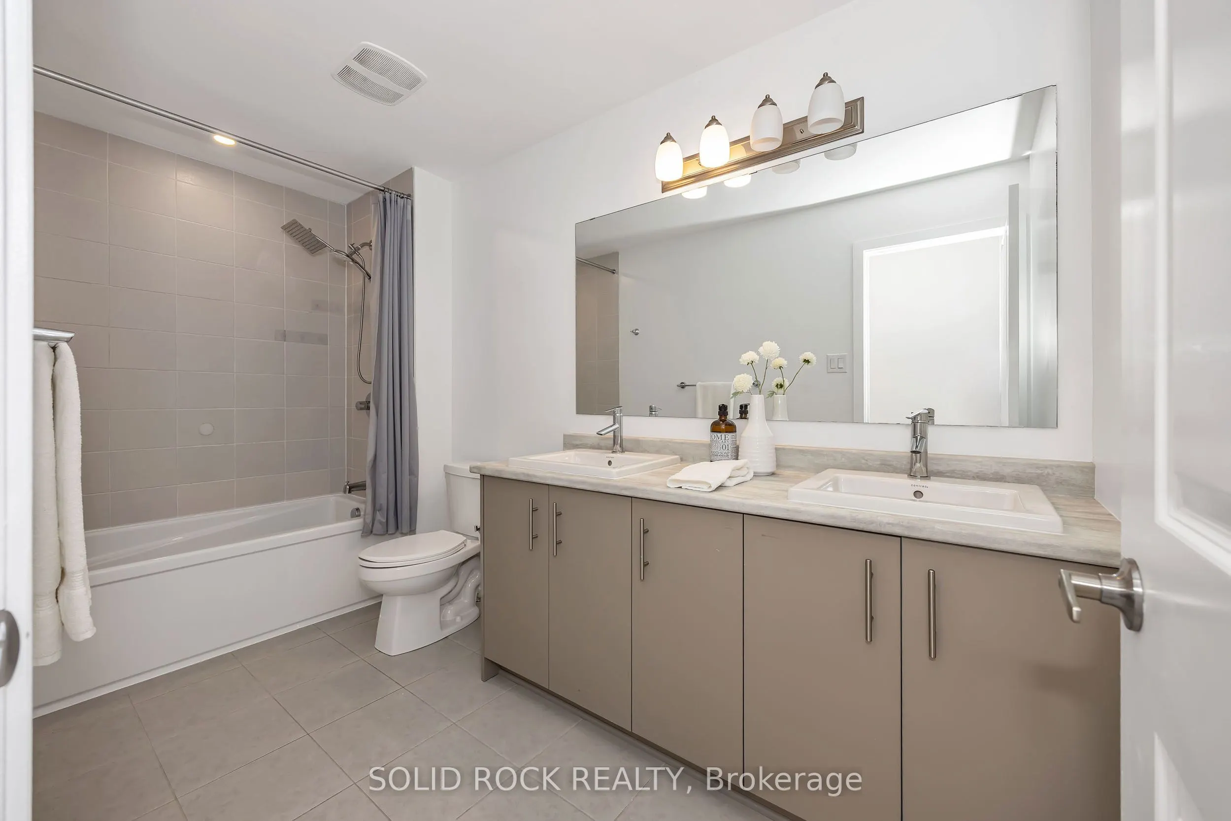 859 Solarium Avenue E