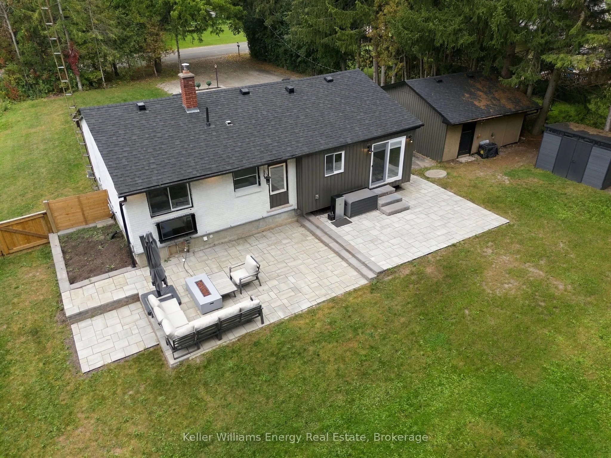 2621 Division Street N