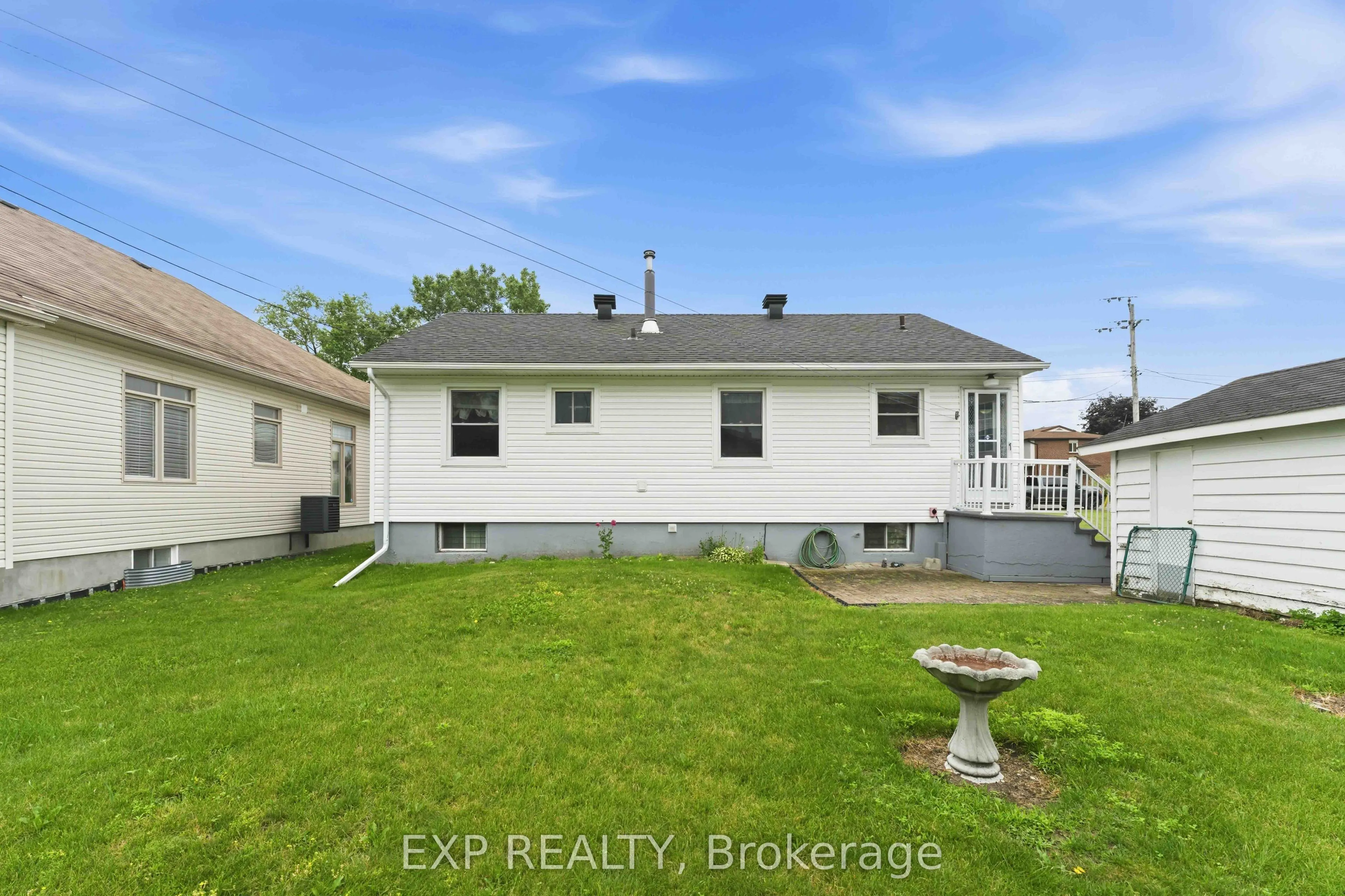 1613 Queensdale Avenue