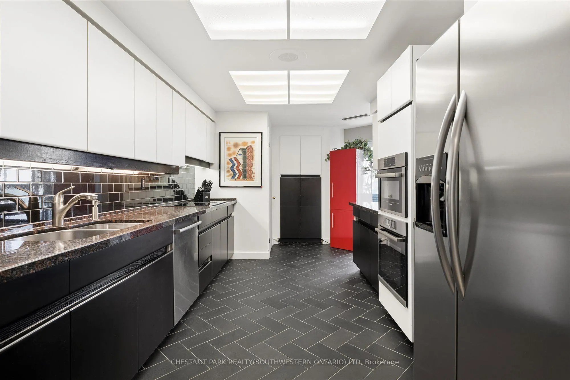 265 Westcourt Place #PH9