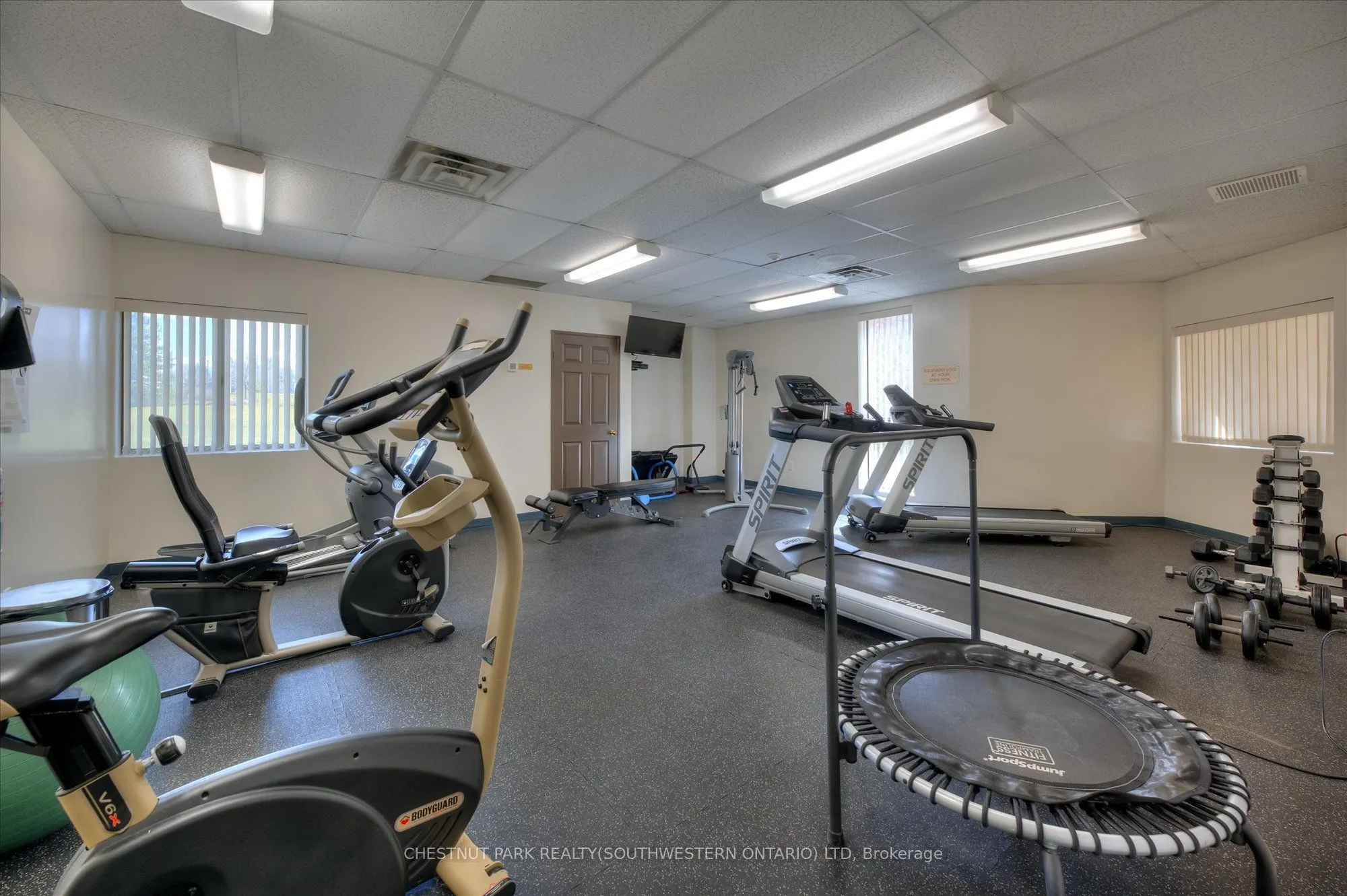 265 Westcourt Place #PH9
