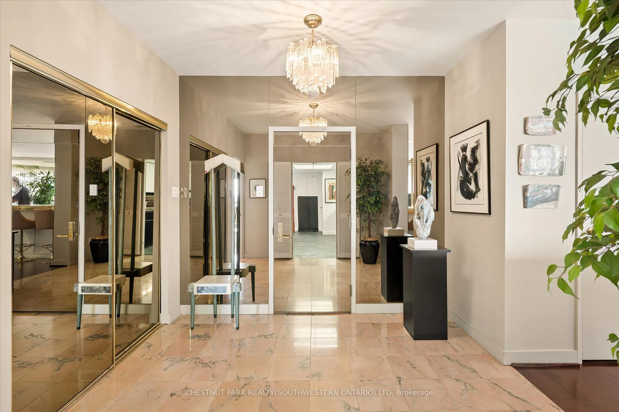 265 Westcourt Place #PH9
