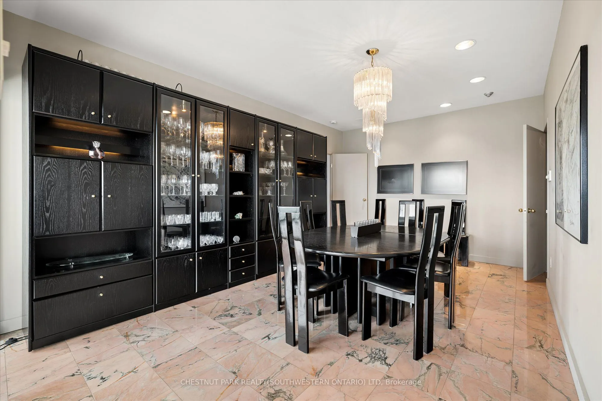 265 Westcourt Place #PH9