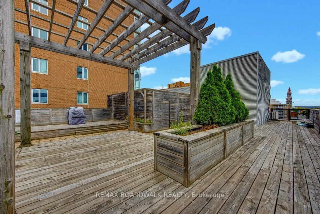 360 Cumberland Street #104