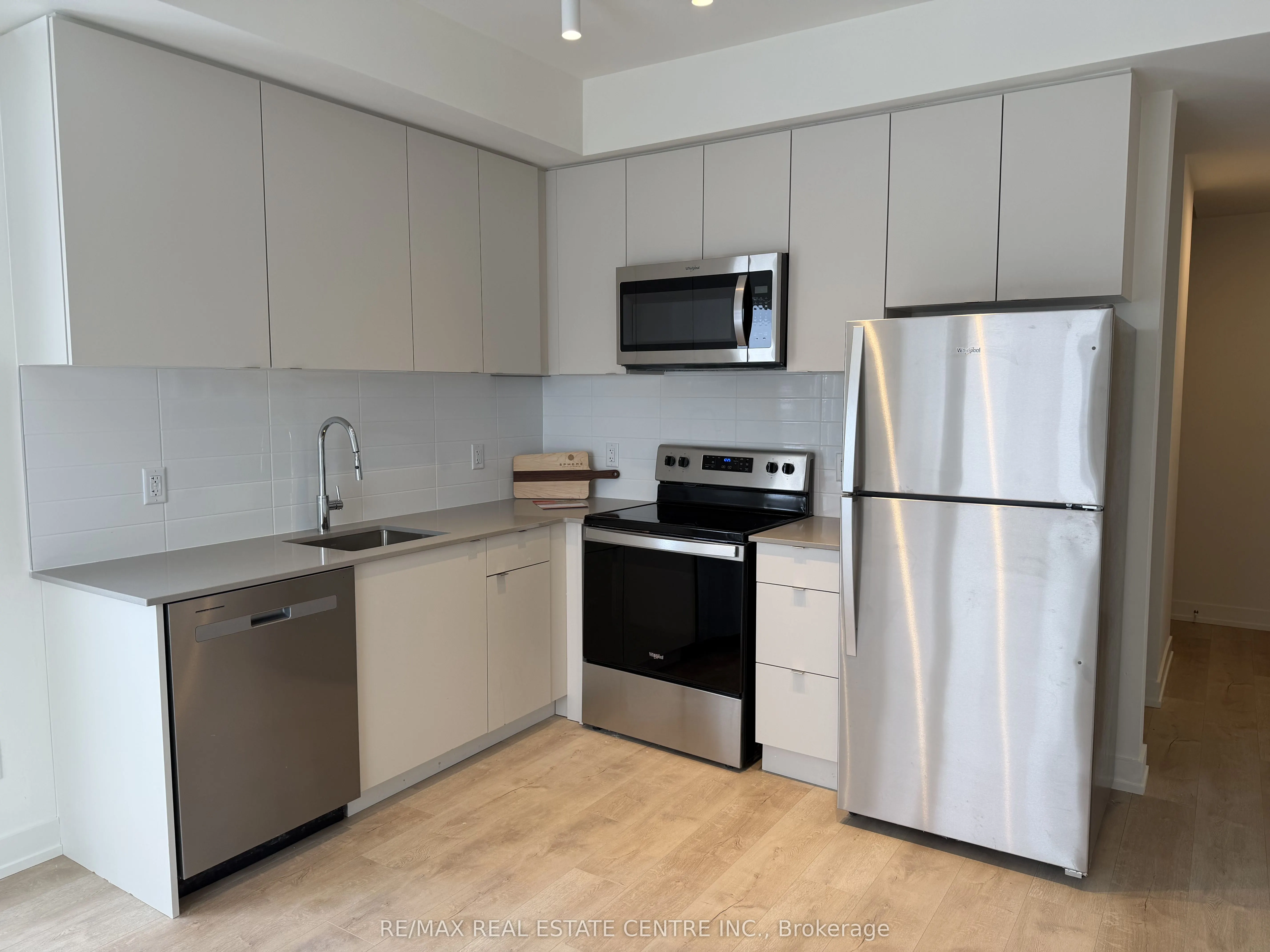 16 Melbourne Avenue #Suite 334 (302C)
