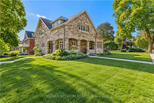 916 Queenston Road