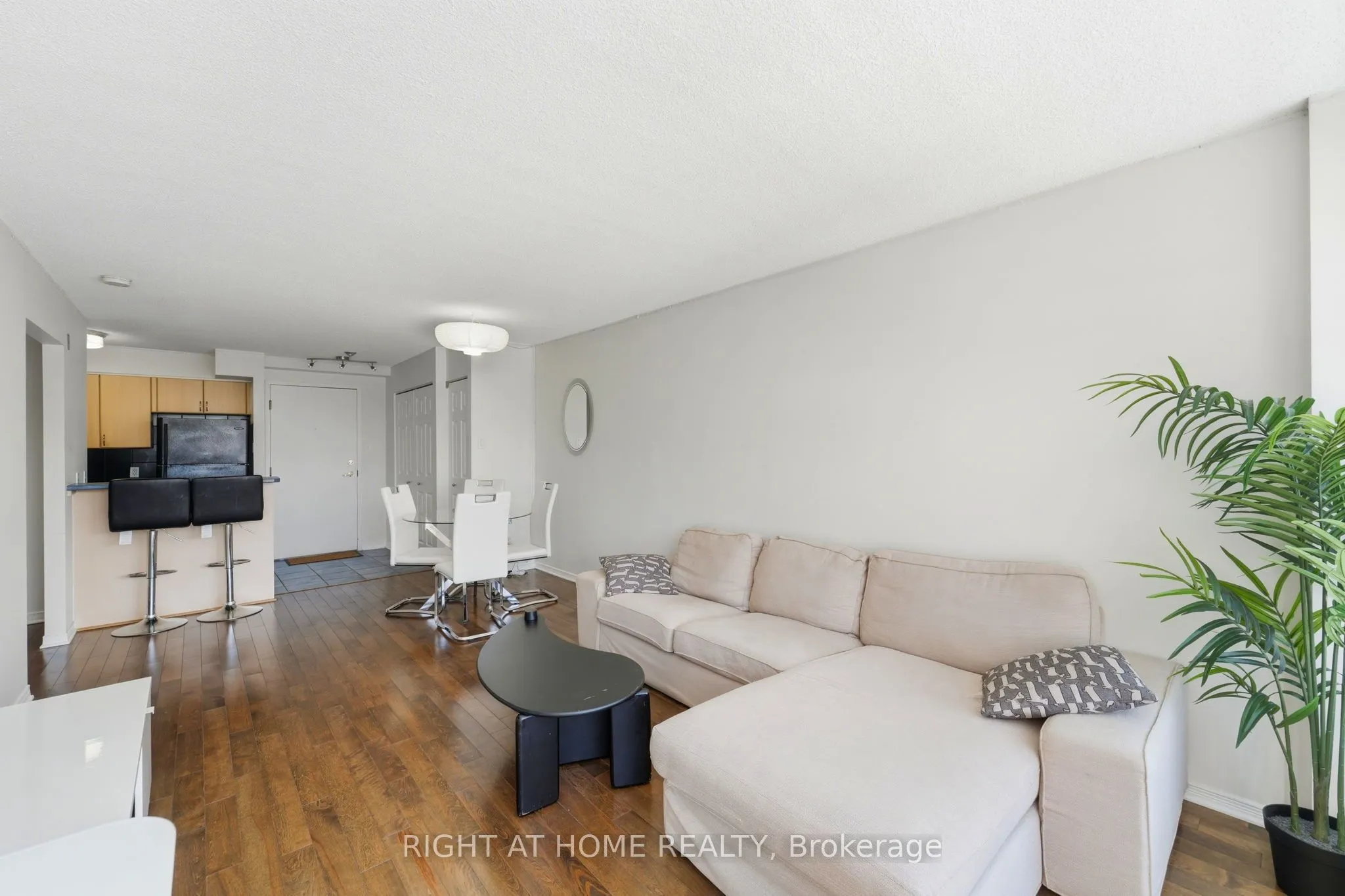 225 Alvin Road N #309