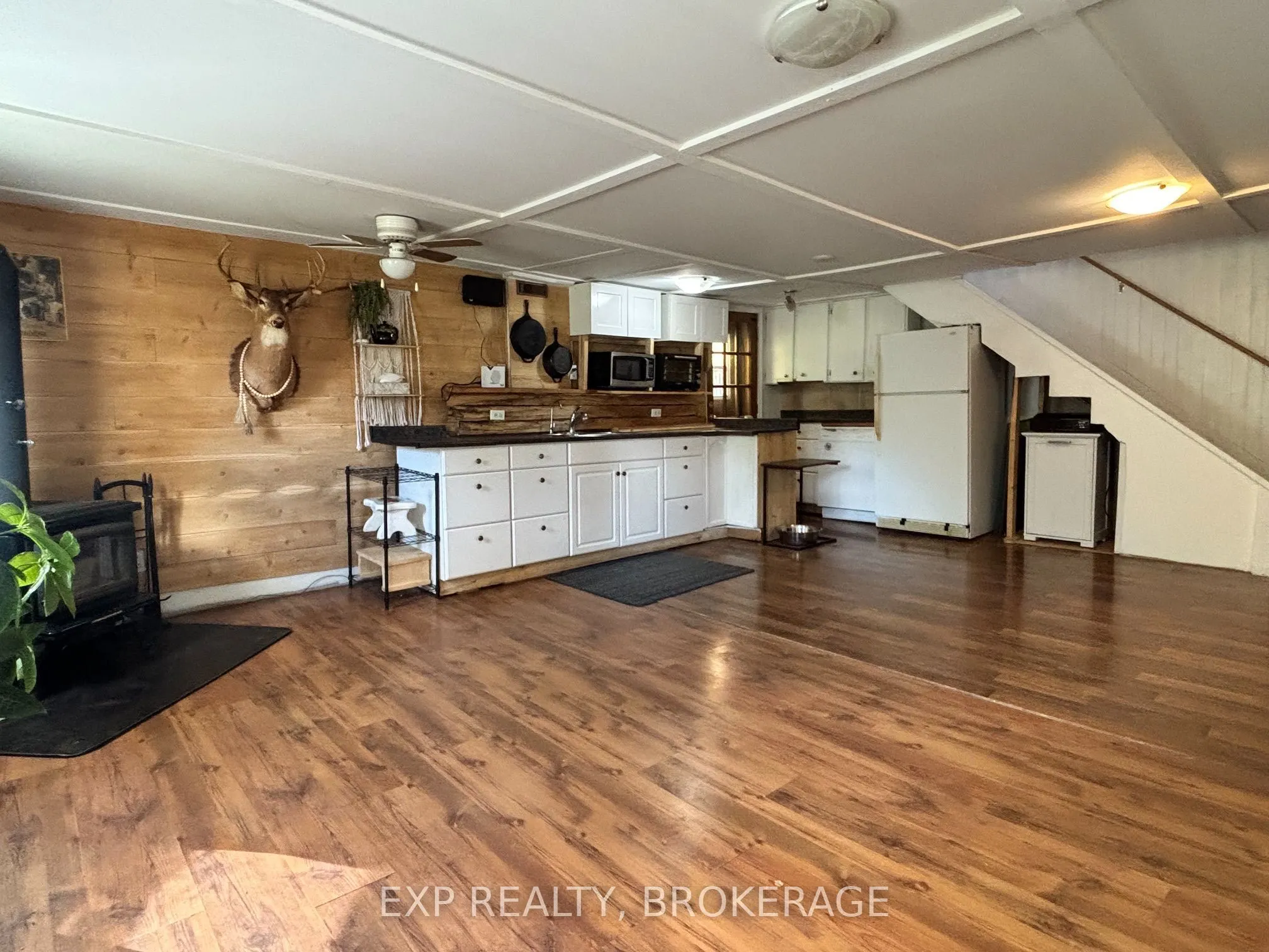 1256 Elm Tree Road