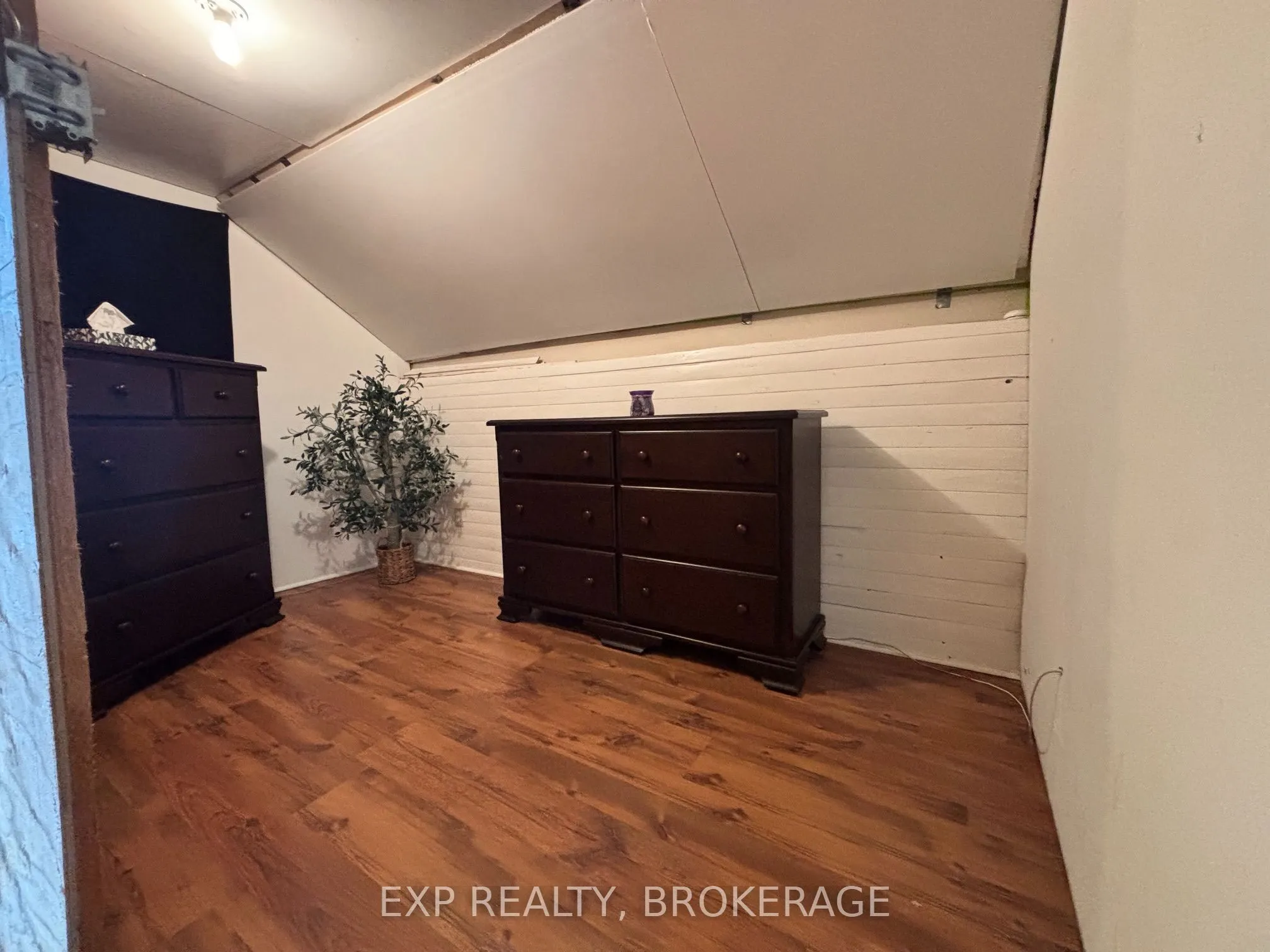 1256 Elm Tree Road