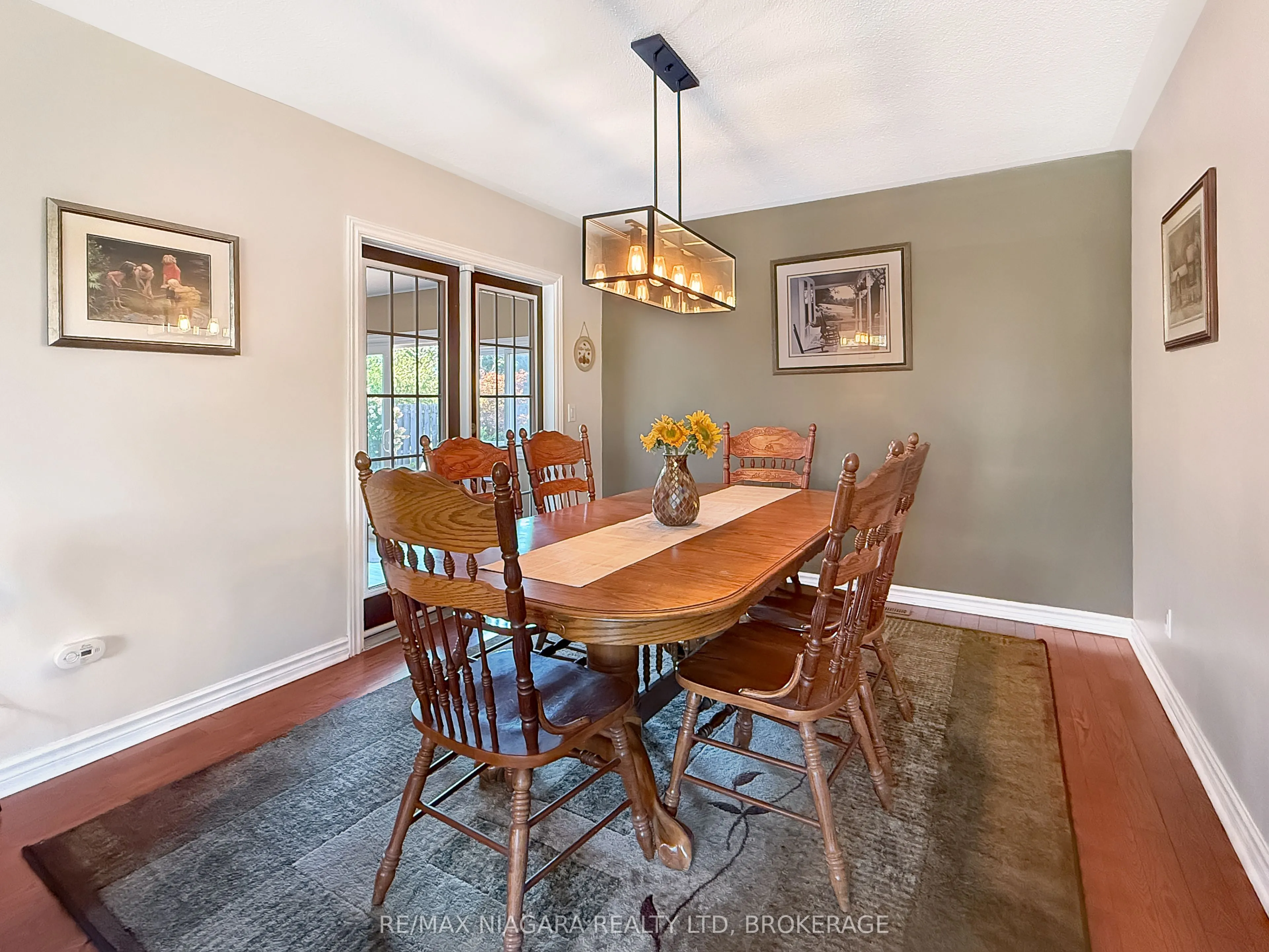 27 Lindbergh Drive