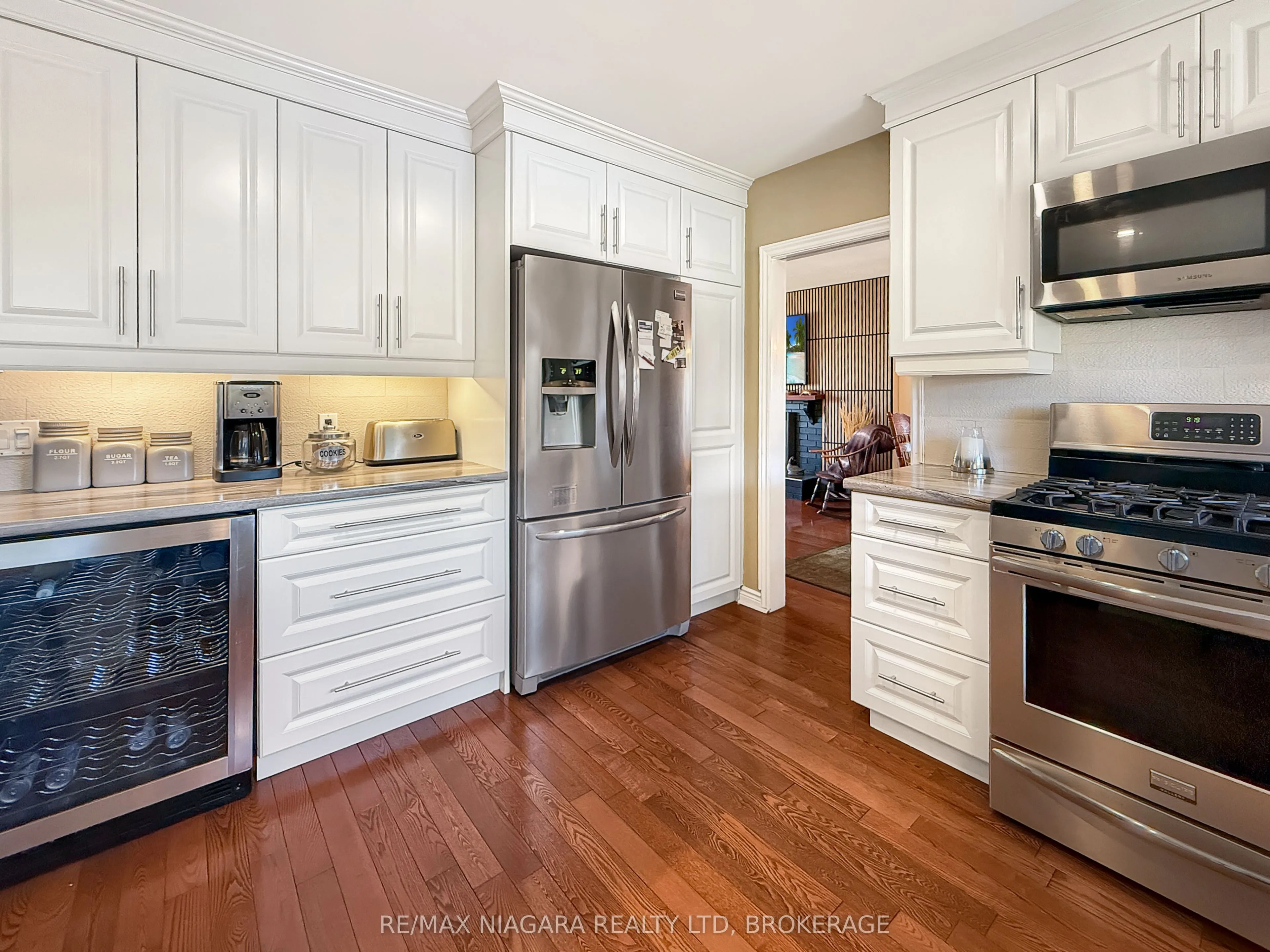 27 Lindbergh Drive
