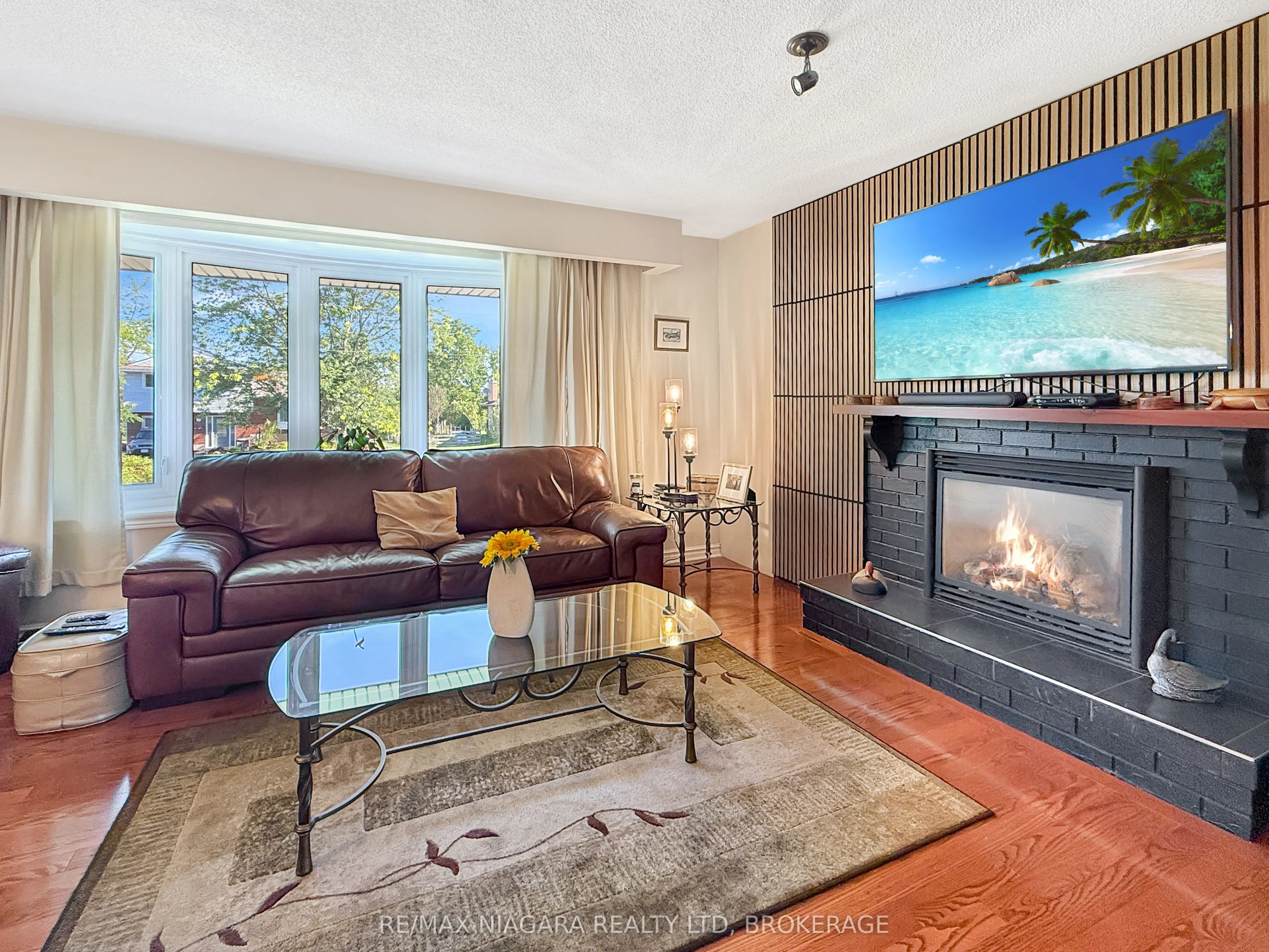 27 Lindbergh Drive