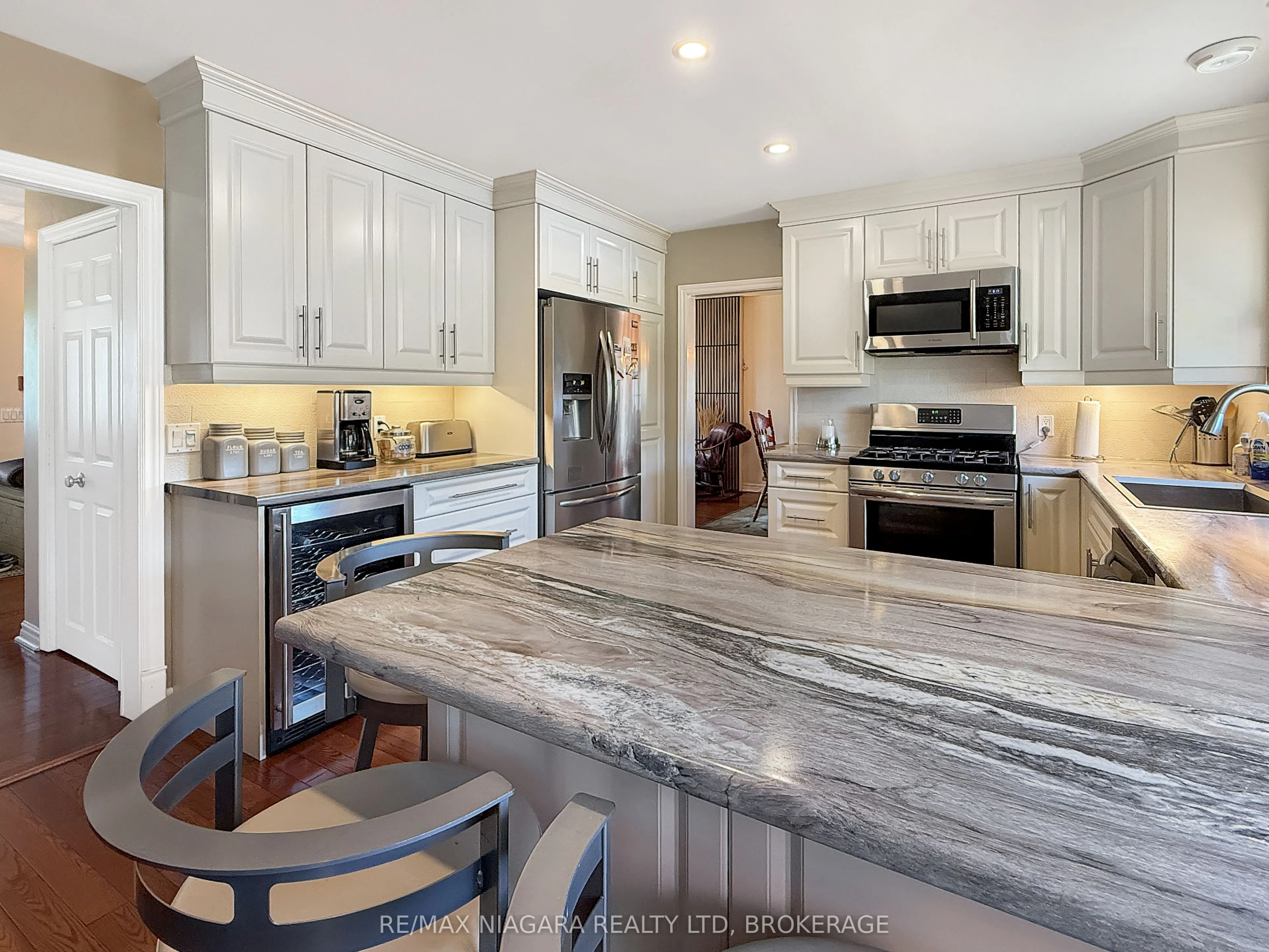 27 Lindbergh Drive
