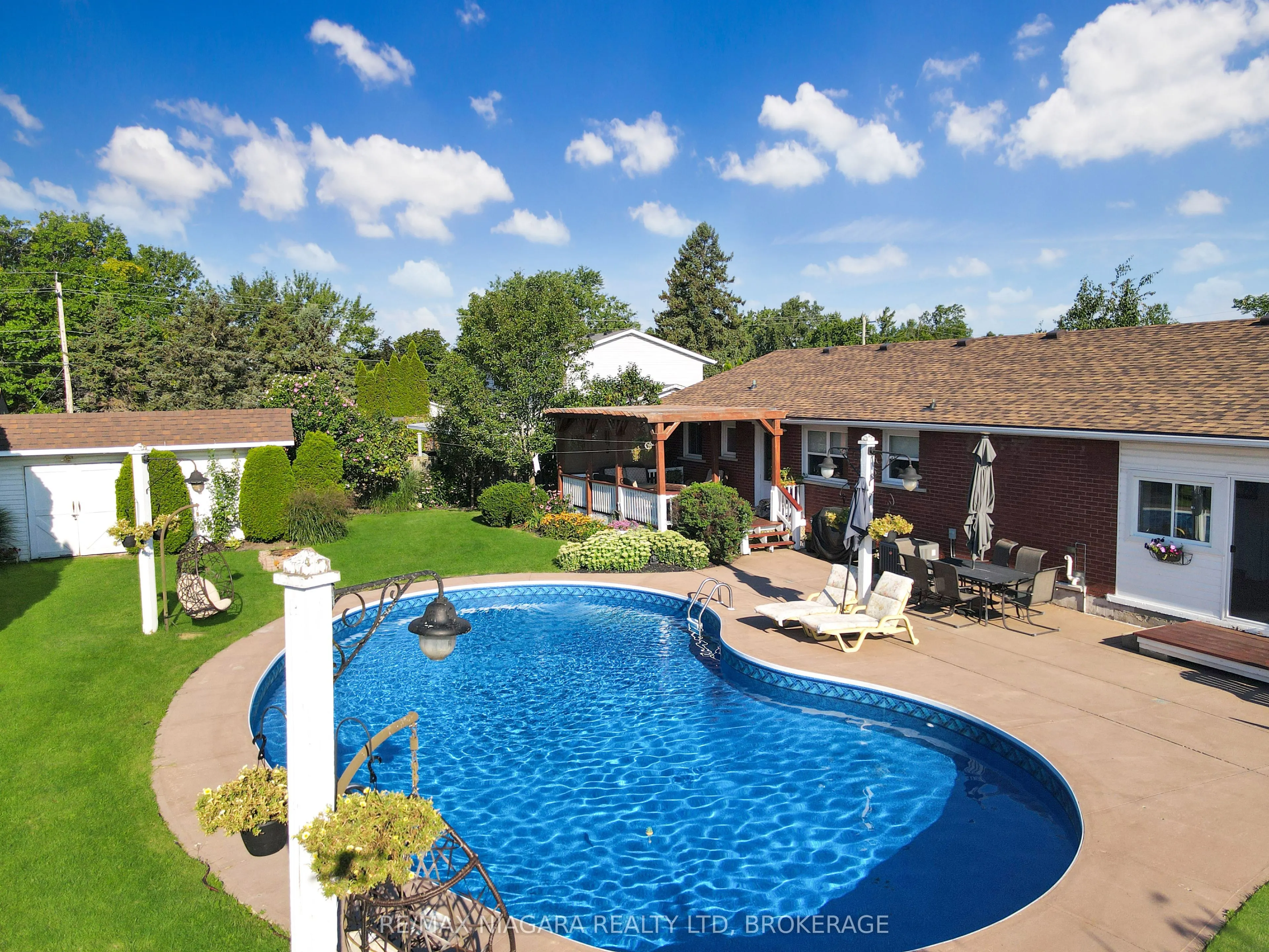 27 Lindbergh Drive