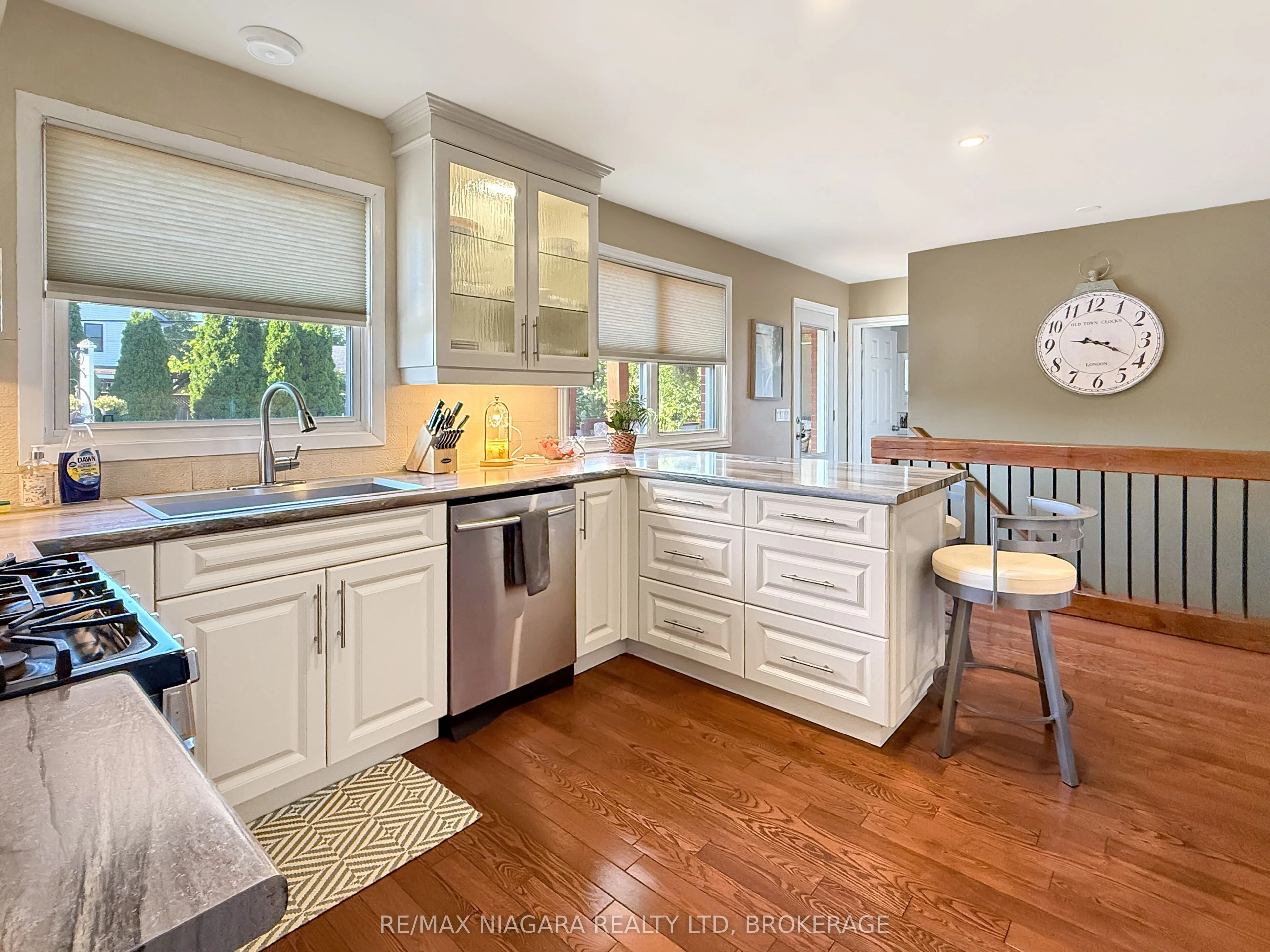 27 Lindbergh Drive