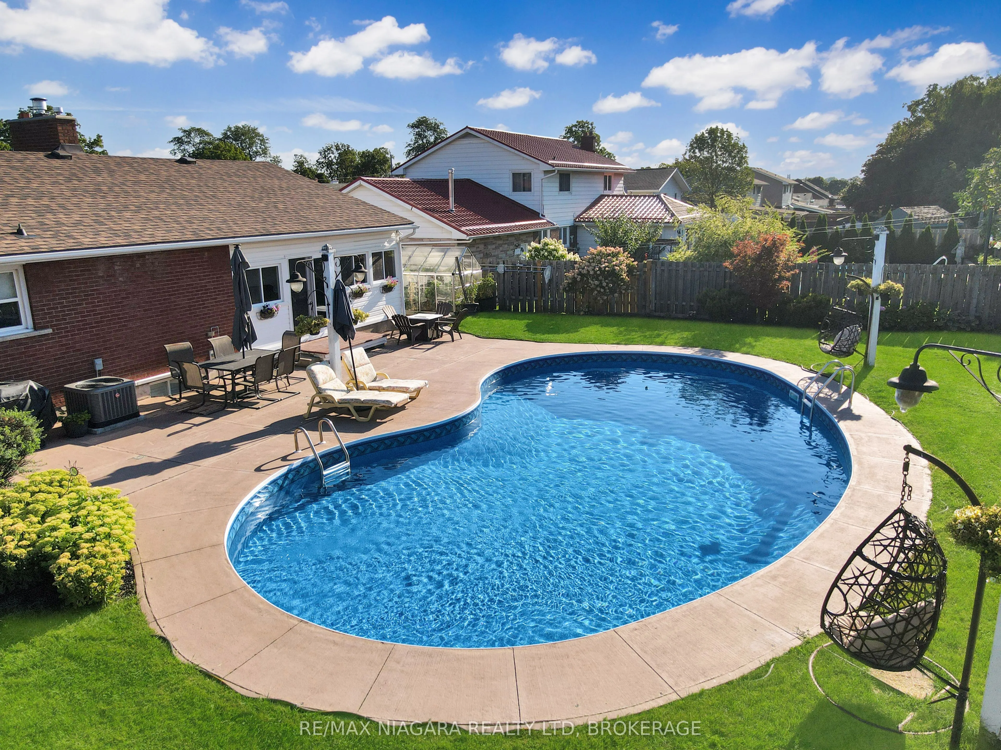 27 Lindbergh Drive