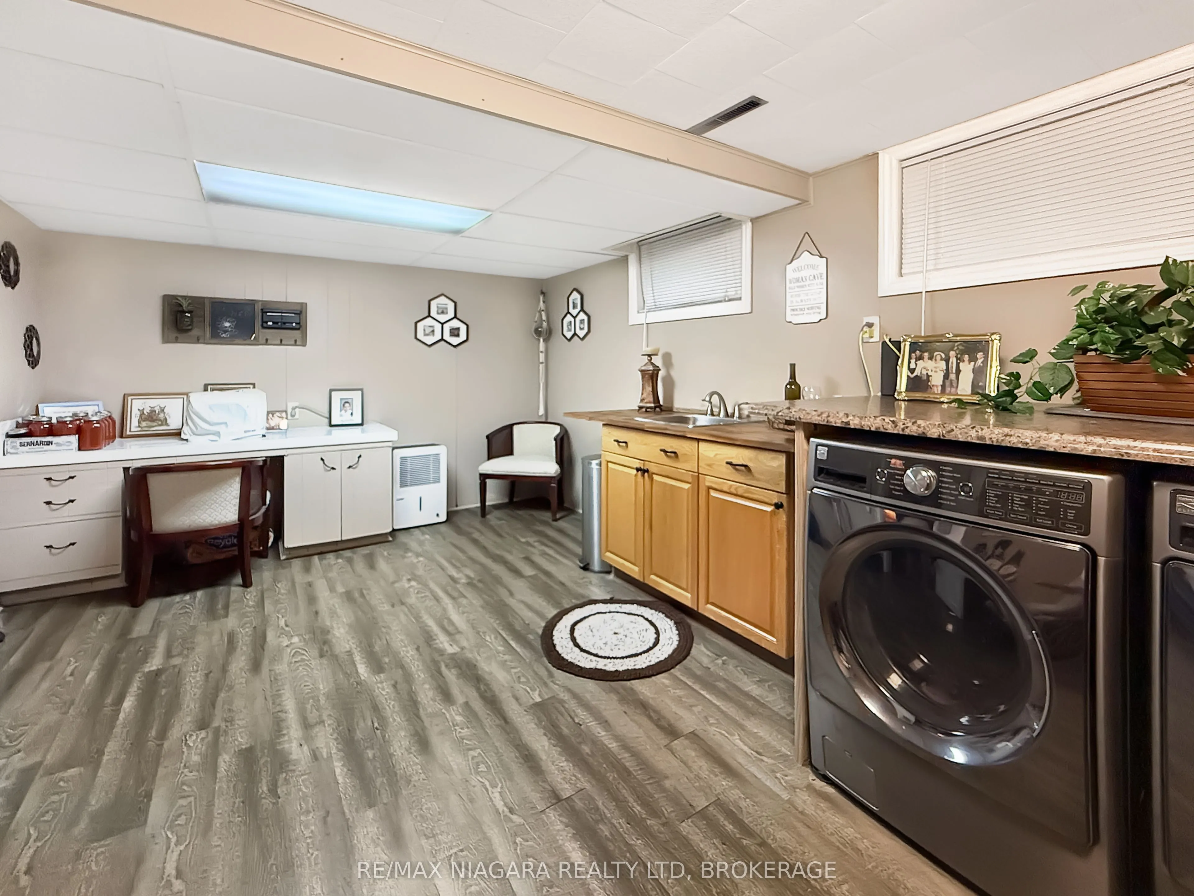 27 Lindbergh Drive